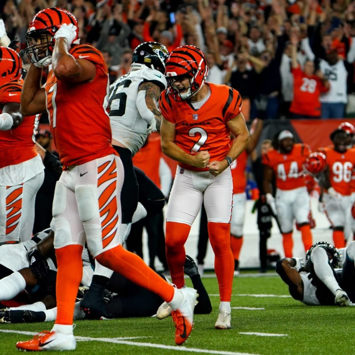 Bengals celebrate first win of the season 33-25 against Jaguars