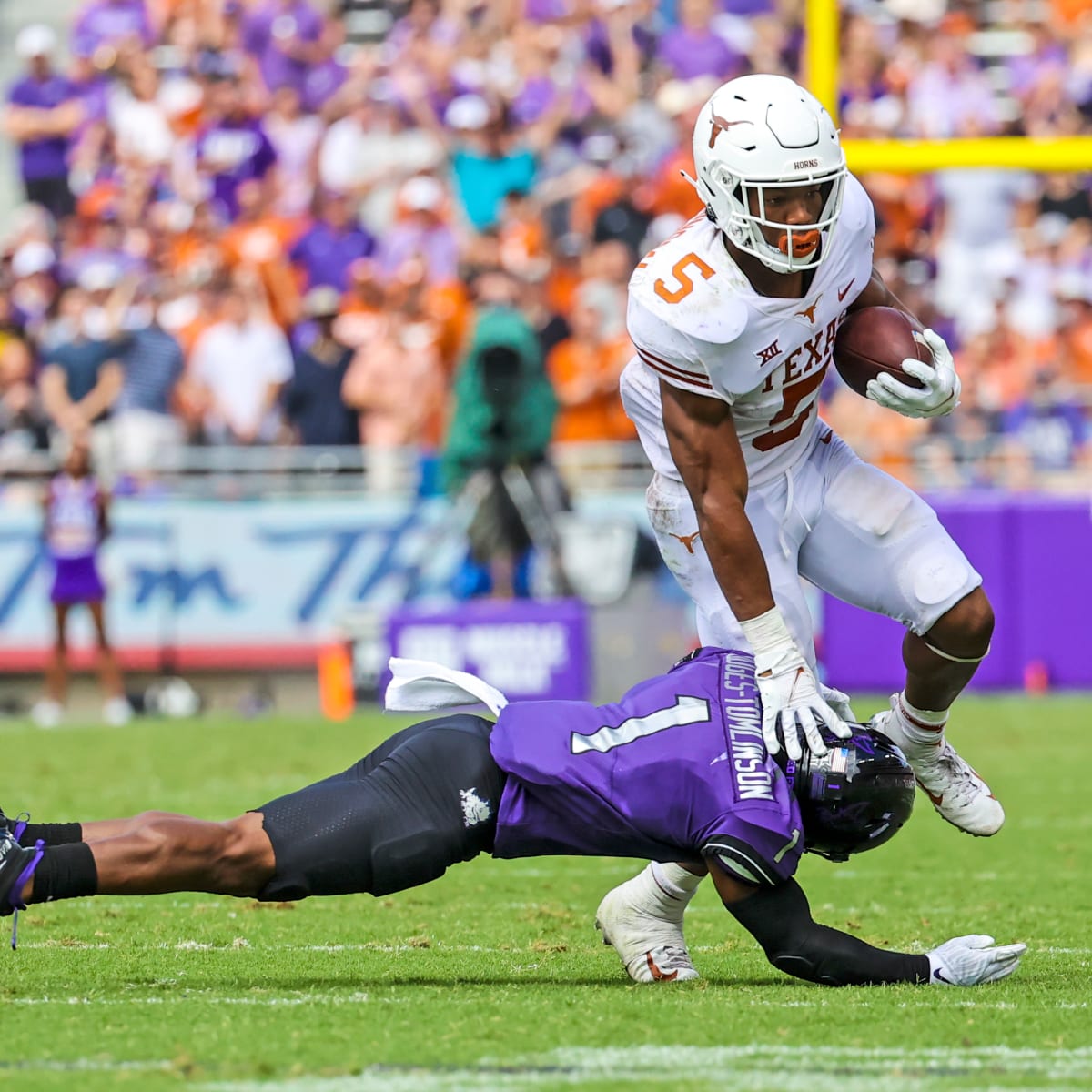 Texas RB Bijan Robinson suffering from strained back - Burnt Orange Nation