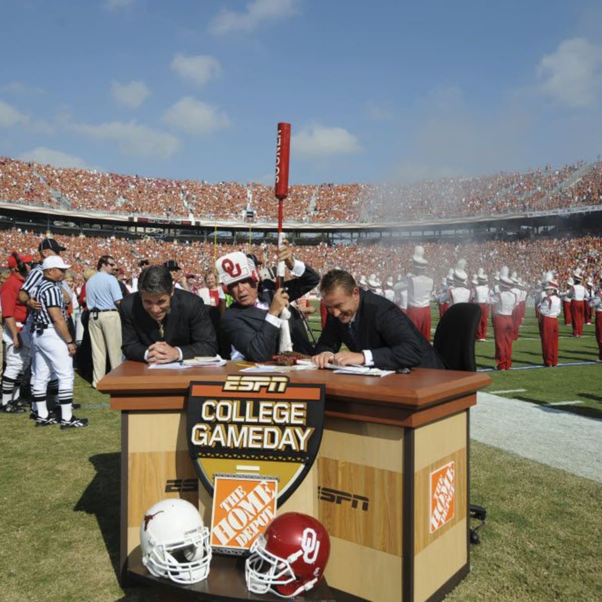 College GameDay Coming to Texas Longhorns vs. Oklahoma Sooners - Sports  Illustrated Texas Longhorns News, Analysis and More