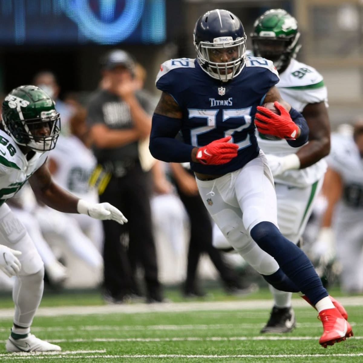 Derrick Henry 200-yard rushing streak: Titans RB comes up short of rushing  record vs. Texans - DraftKings Network