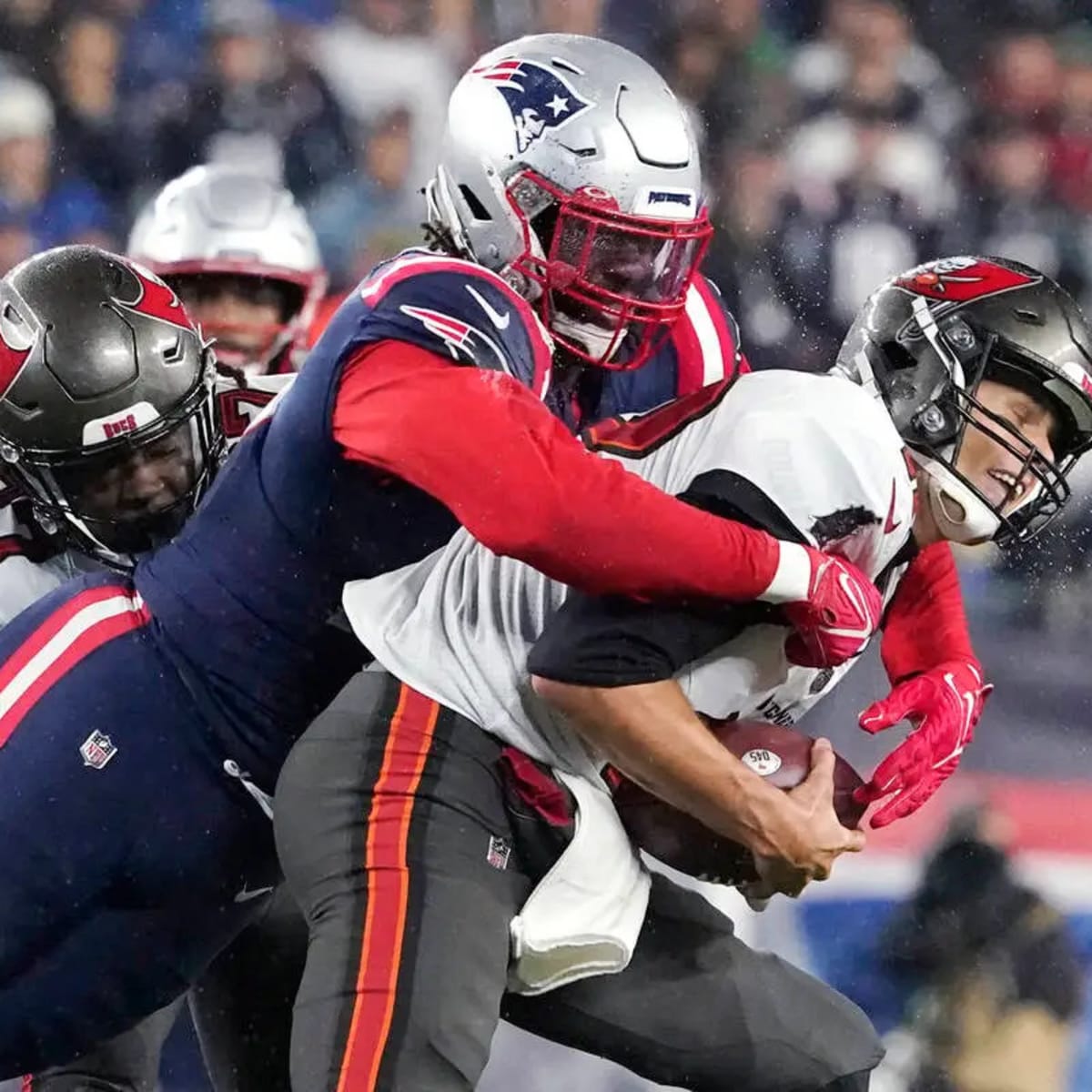 Patriots-Buccaneers: New England Escapes with Win in Tampa Bay - Sports  Illustrated