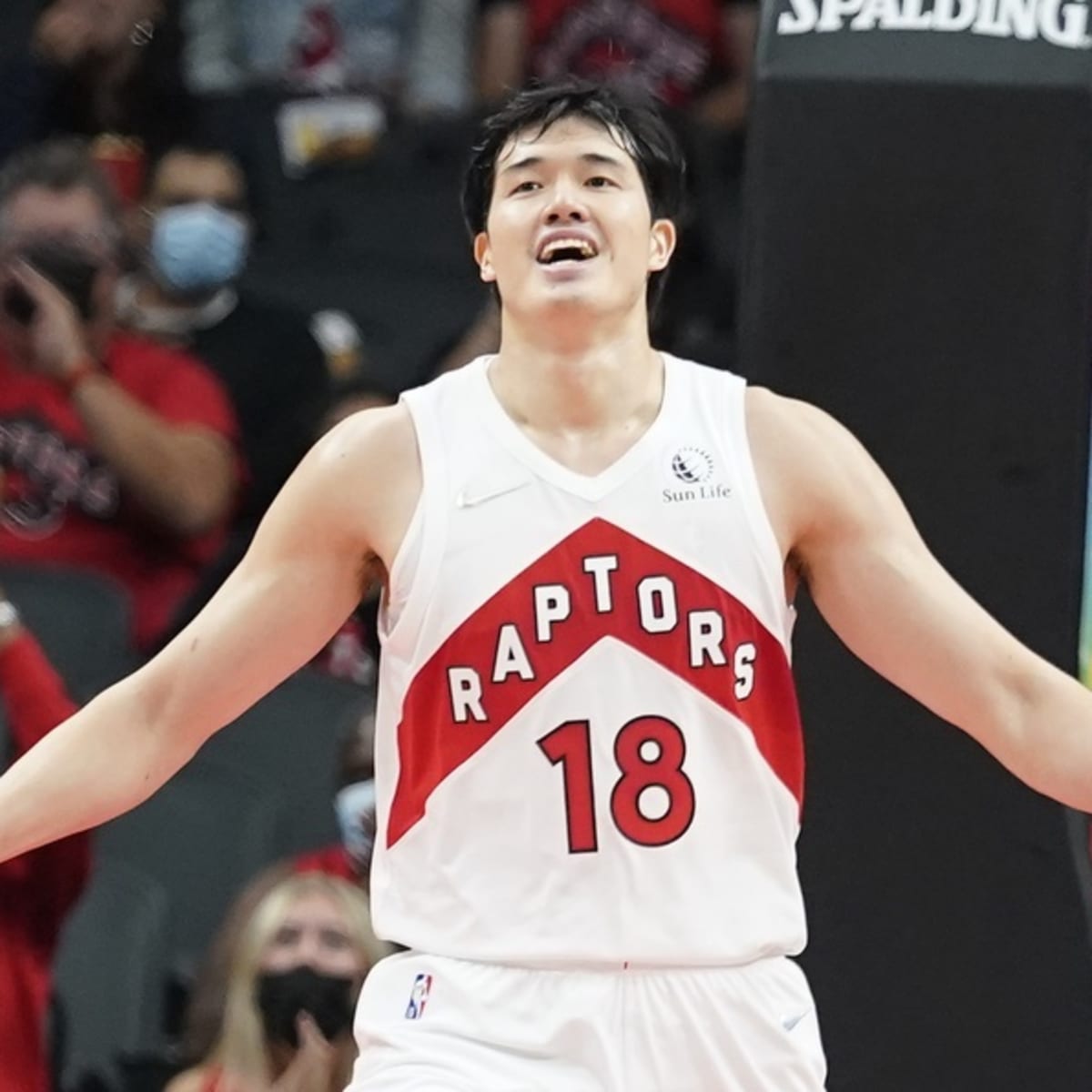 Nets sign Yuta Watanabe, 6'9” Raptors free agent - NetsDaily