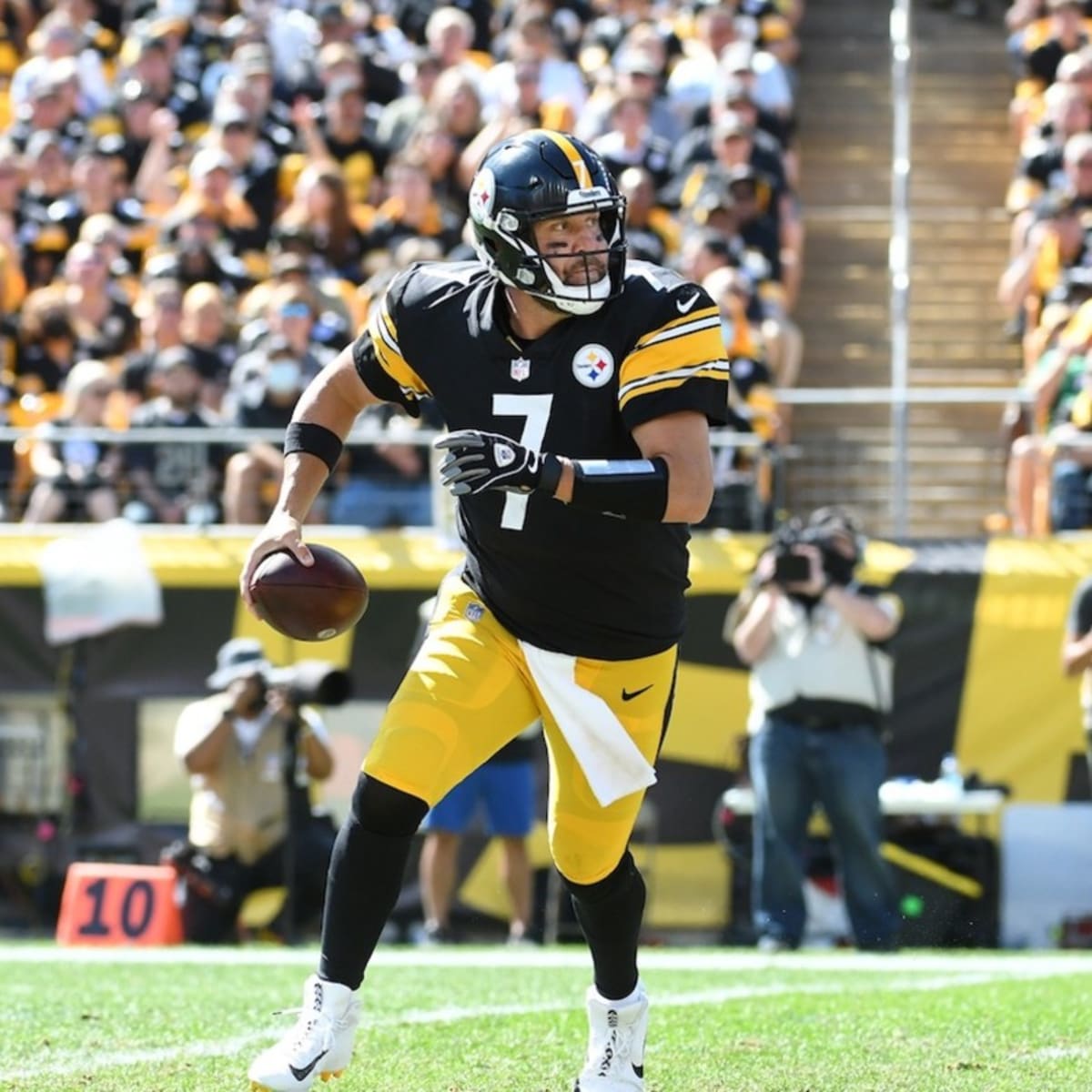 SportsReport: Steelers quarterback Ben Roethlisberger announces