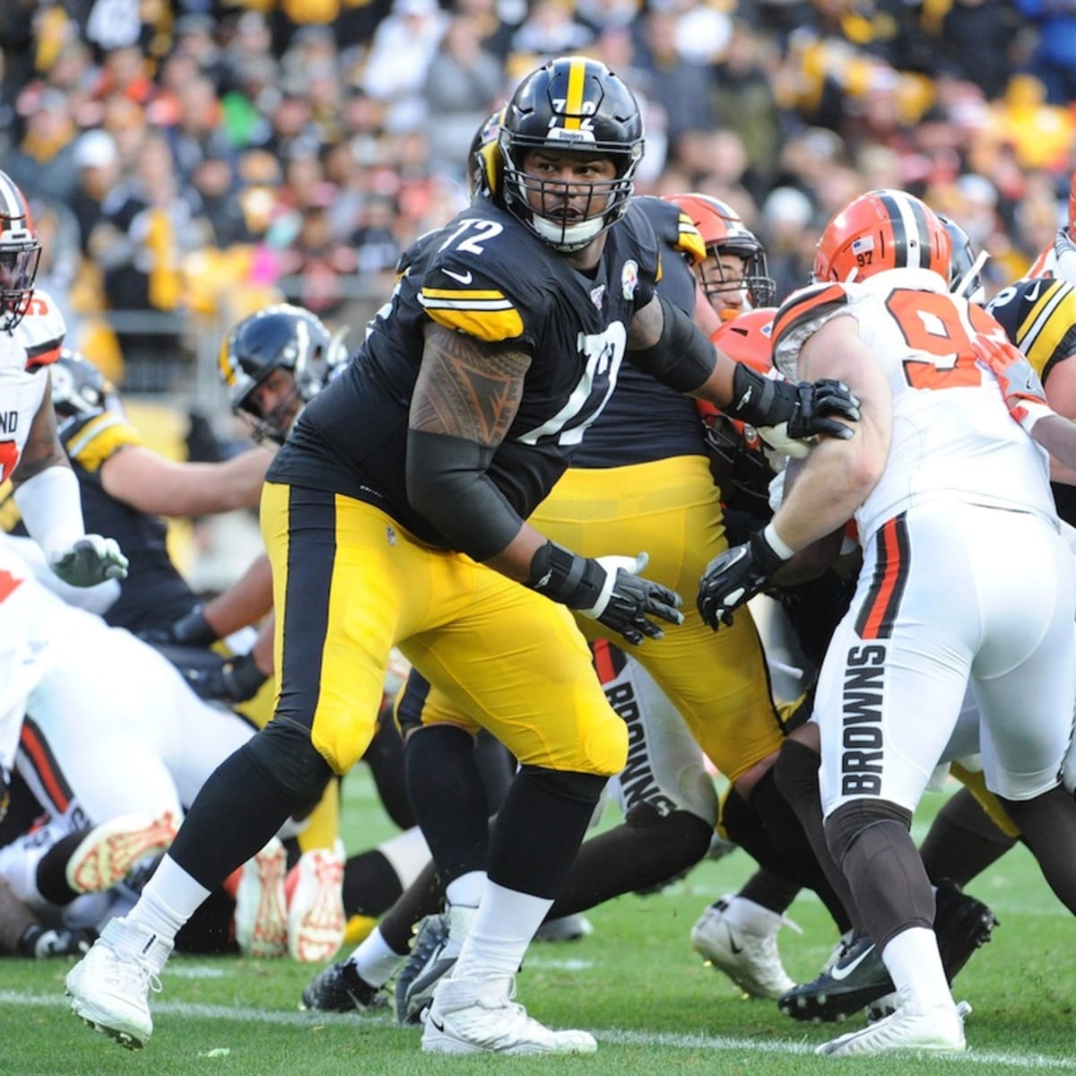 Steelers activate Anthony McFarland; Carlos Davis placed on IR