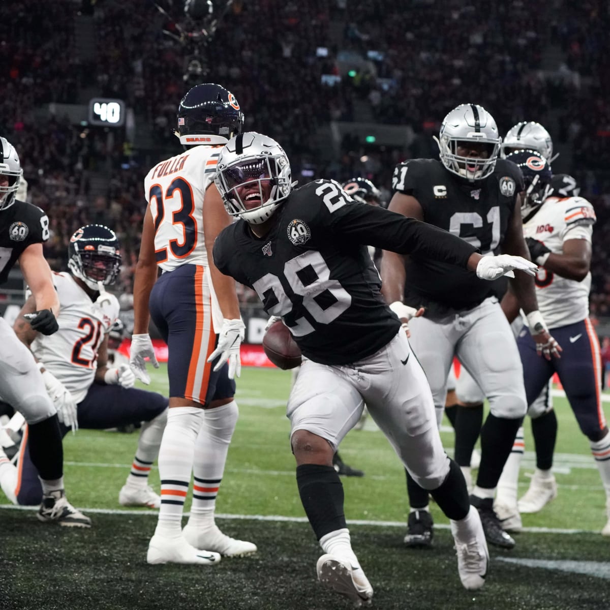 Carr's knack for game-winning drives has Raiders in hunt