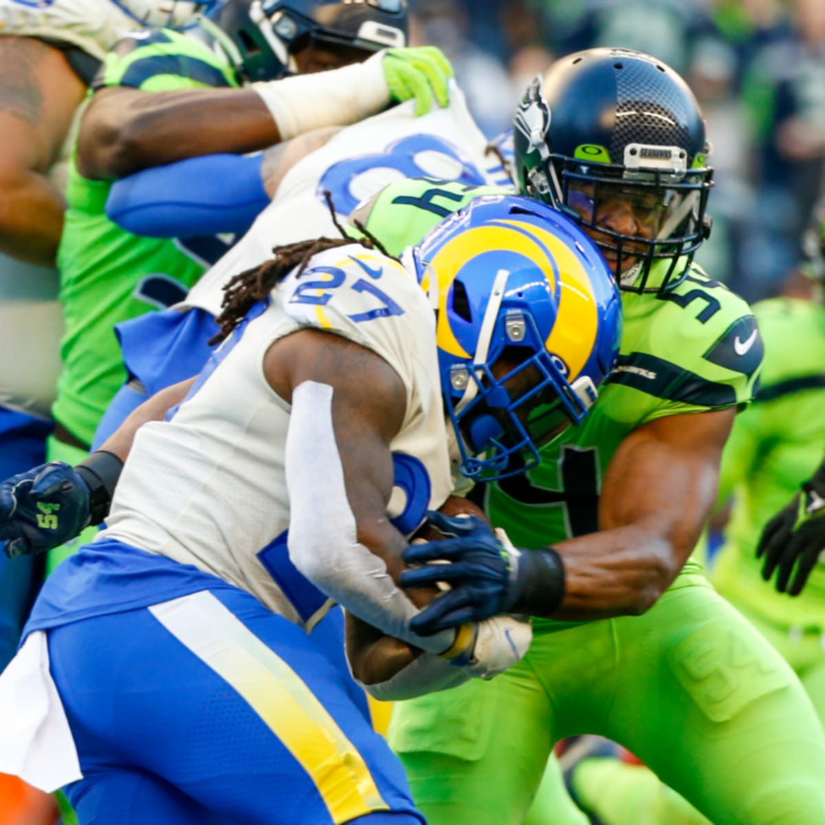 Seattle Seahawks Use Long Drives To Build Halftime Lead vs. Los Angeles  Rams - Sports Illustrated Seattle Seahawks News, Analysis and More