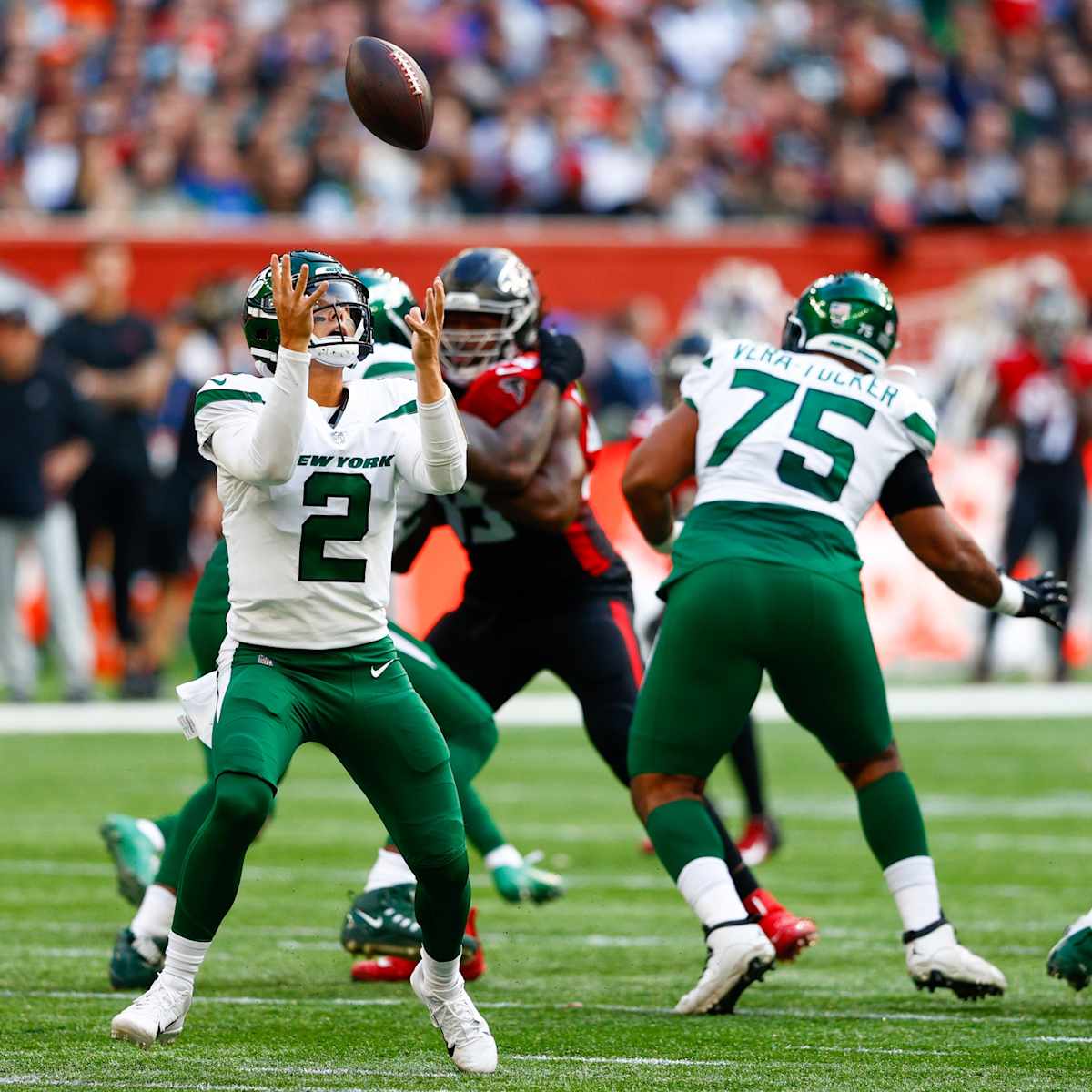 Jets stumble to 1-4 after loss to Falcons in London