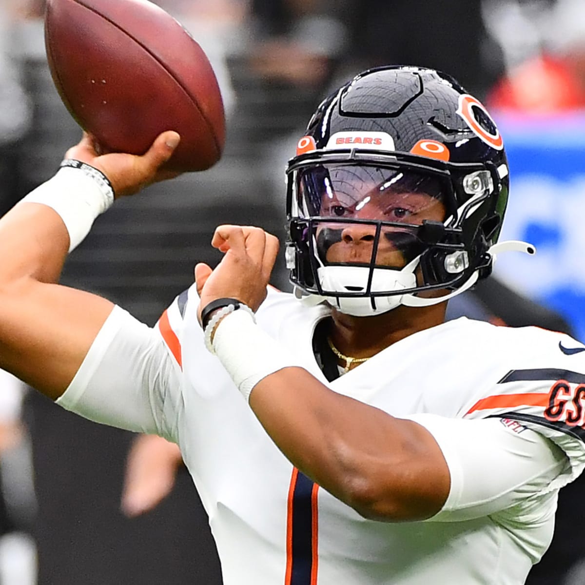 Former NFL QB Makes Concerning Observation Of Bears' Justin Fields