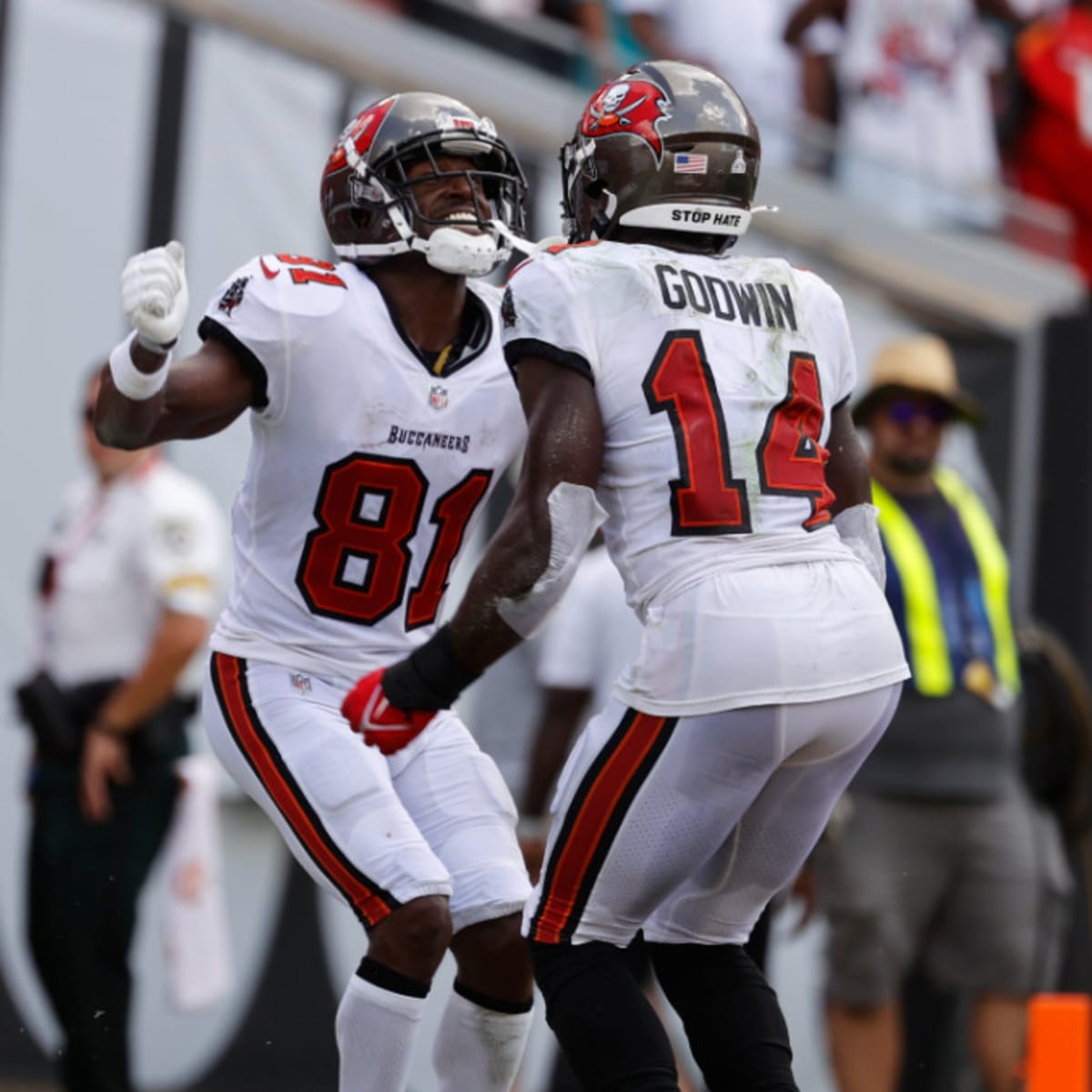 Tampa Bay Buccaneers Dominate Miami Dolphins in 45-17 Win Antonio Brown  Shines in Week 5 - Free Press of Jacksonville