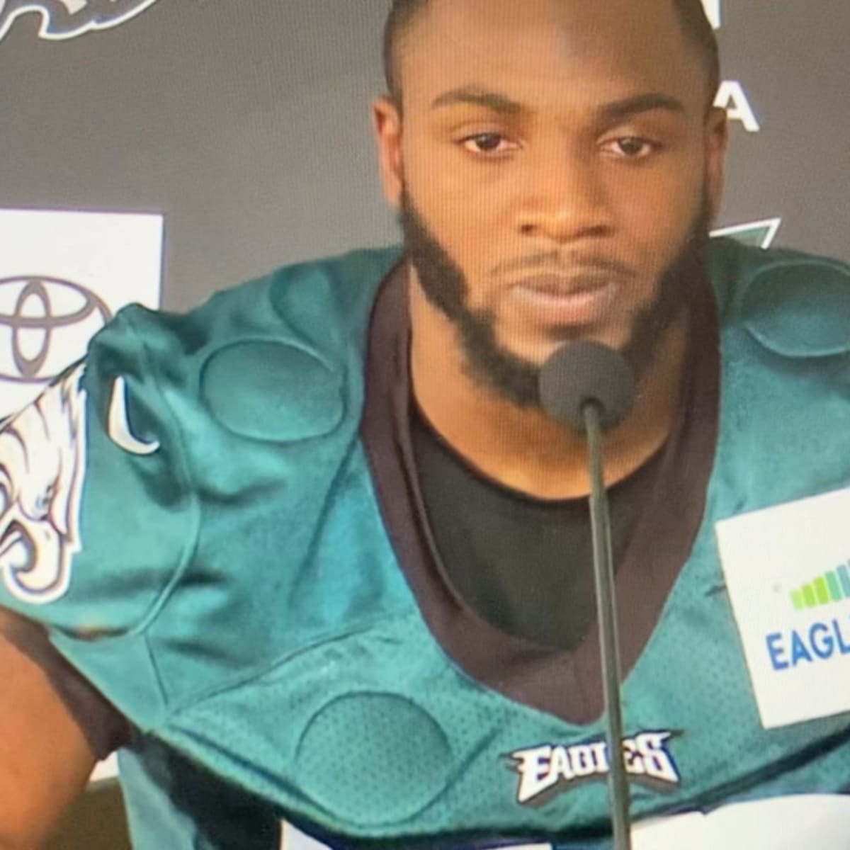 Why Eagles' Davion Taylor can play even better knowing coaches have  confidence in him 