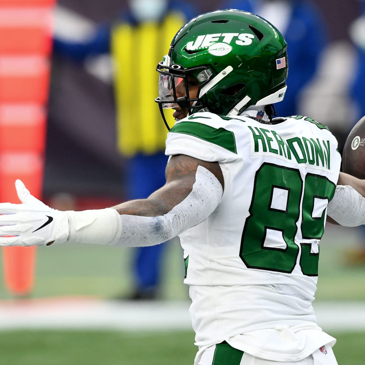 New York Jets trade tight end Chris Herndon to Minnesota Vikings