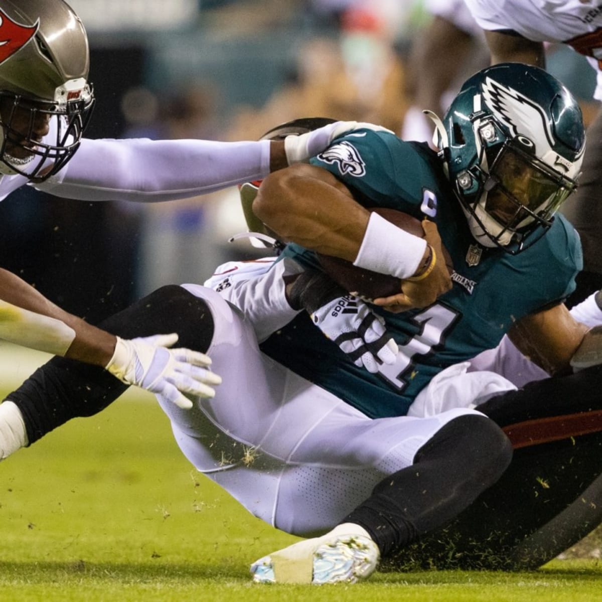 Philadelphia Eagles Never Trail in Convincing Win vs. Tampa Bay