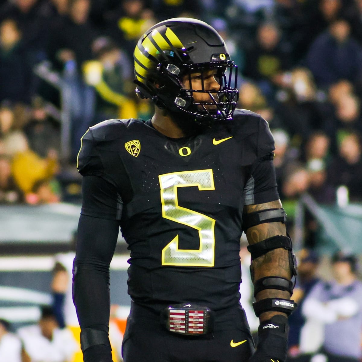 Oregon Ducks Football Defensive End Kayvon Thibodeaux Named Pro Football  Focus' Pac-12 Defensive Player of the Year - Sports Illustrated Oregon  Ducks News, Analysis and More