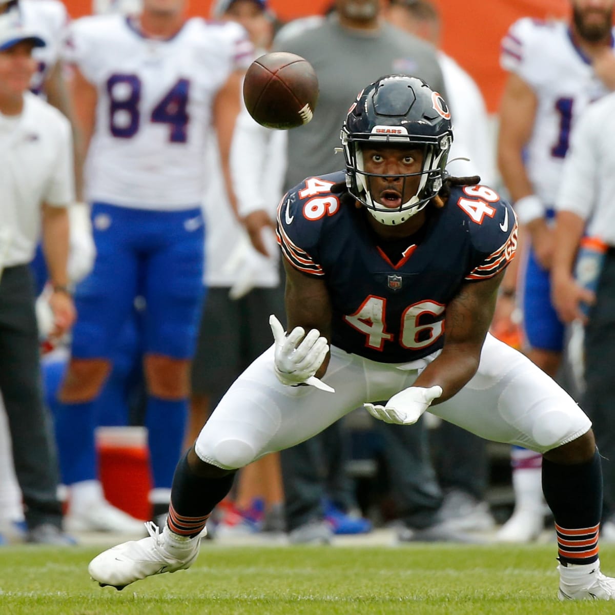 Chicago, Illinois, USA. 21st Nov, 2021. - Bears #11 Artavis Pierce warms up  before the NFL Game between the Baltimore Ravens and Chicago Bears at  Soldier Field in Chicago, IL. Photographer: Mike