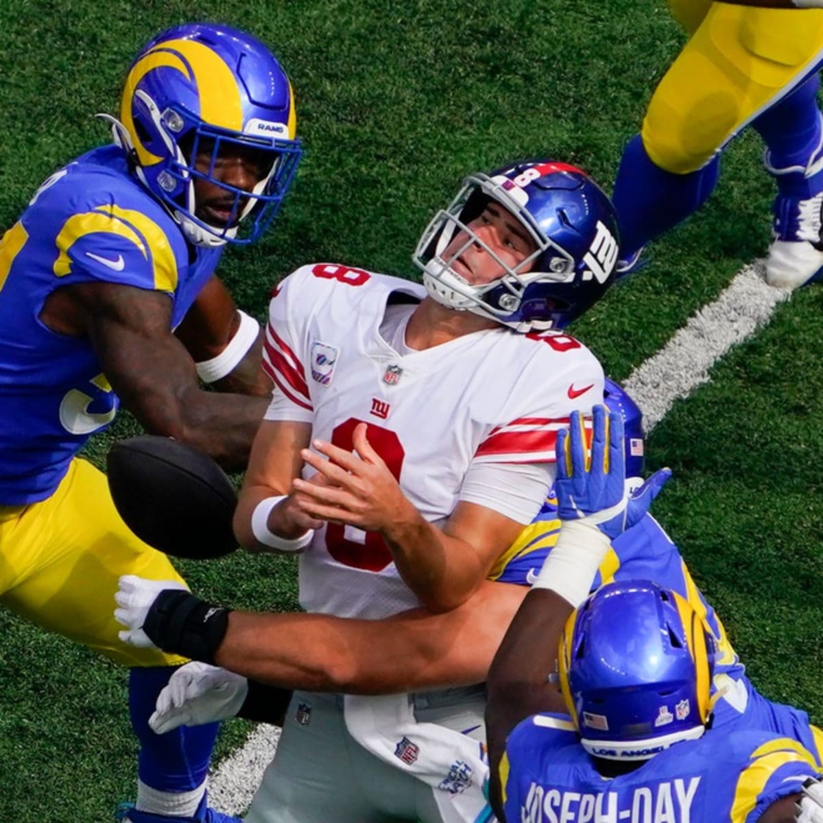 Two New York Giants suffer injuries on failed play which was