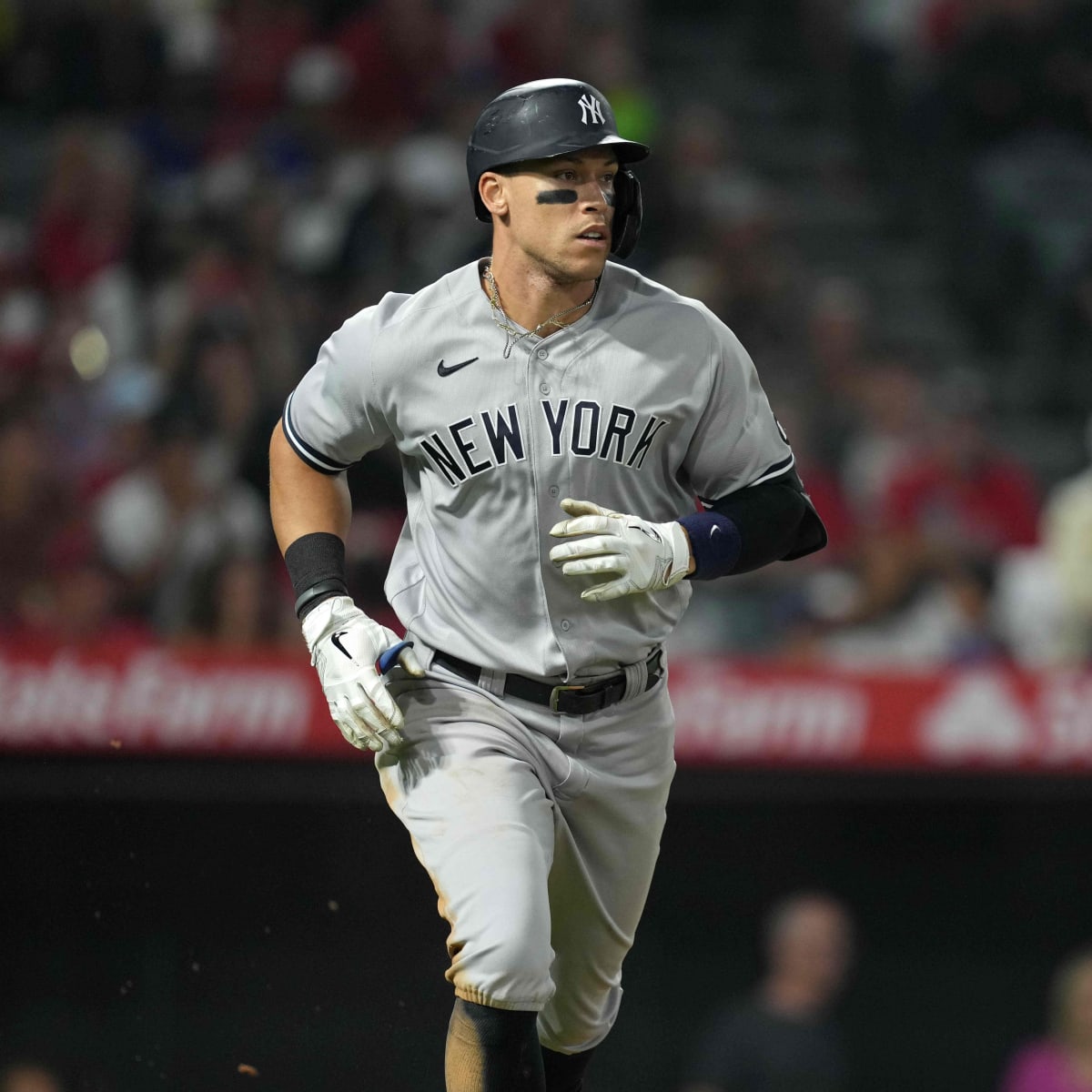 San Diego Padres 1B Luke Voit Reacts to New York Yankees Trade - Sports  Illustrated NY Yankees News, Analysis and More