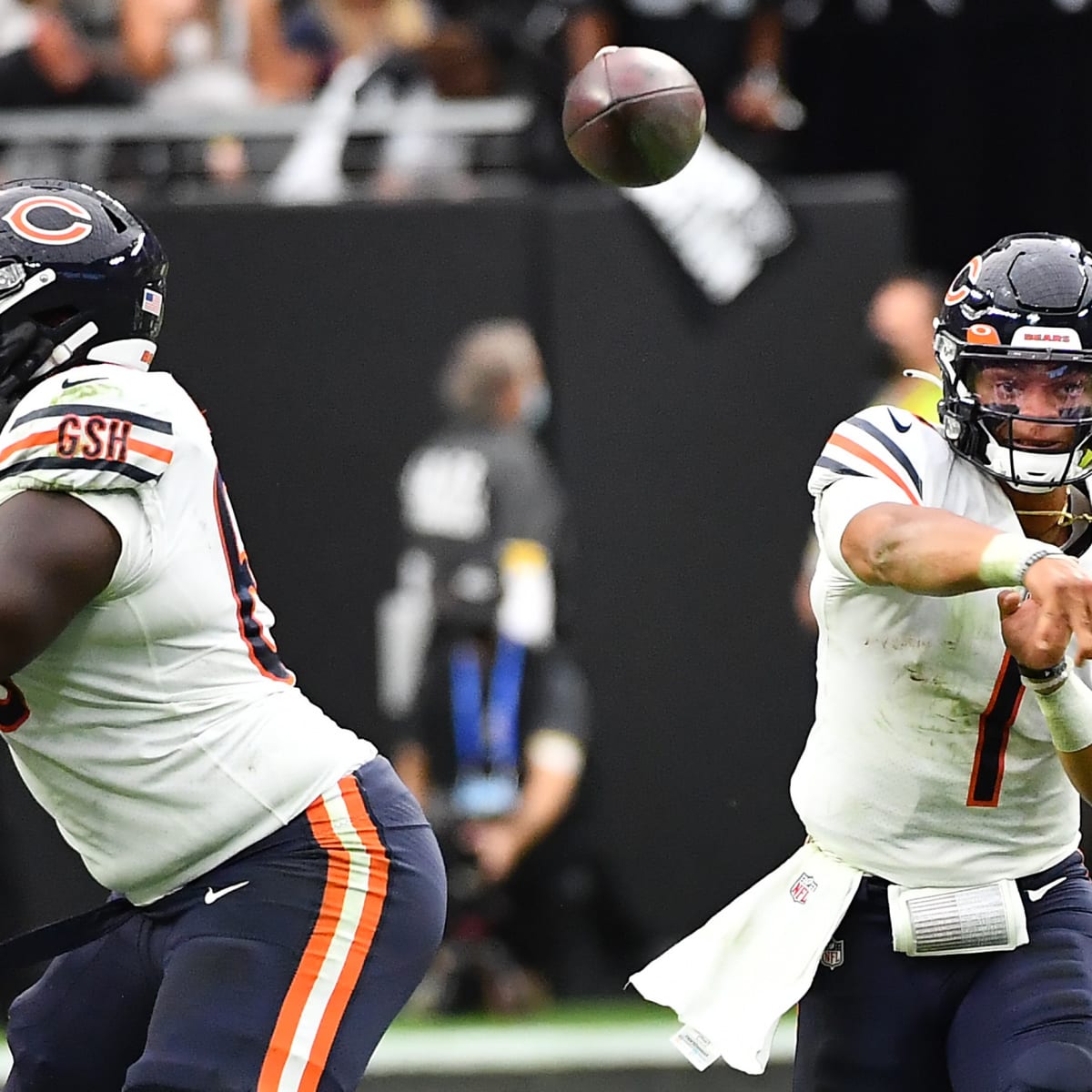 Chicago Bears season preview: Offense is all about Justin Fields - Sports  Illustrated Chicago Bears News, Analysis and More