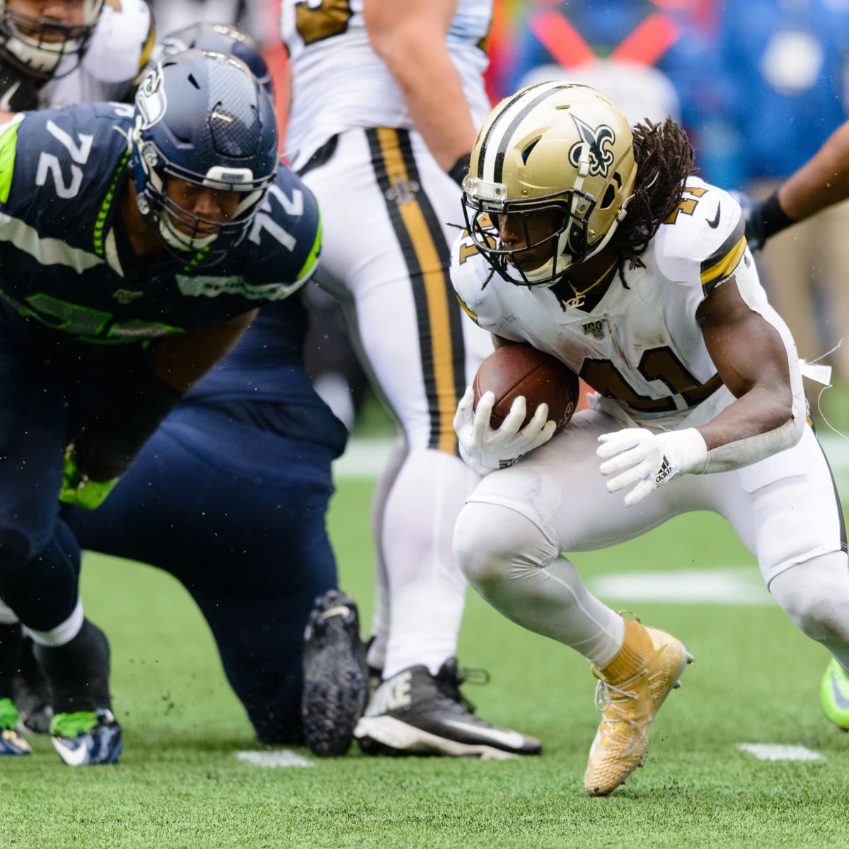 Alvin Kamara ranked the fourth-most elusive RB by Pro Football Focus