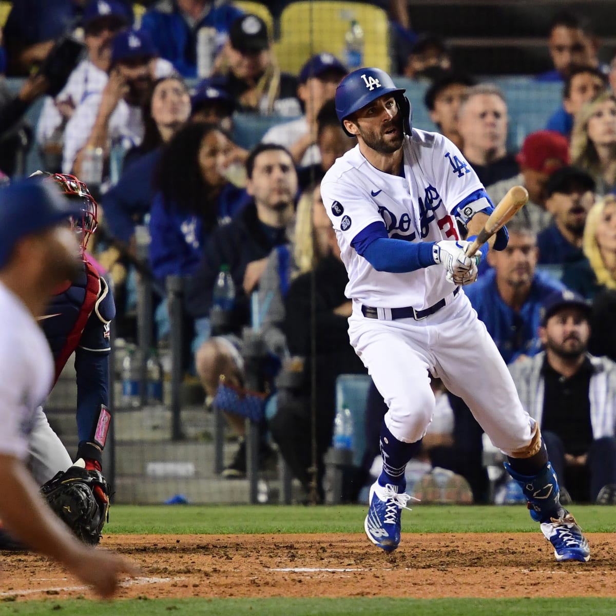 Chris Taylor launched his SECOND HR of the night to extend the Dodgers'  lead! 