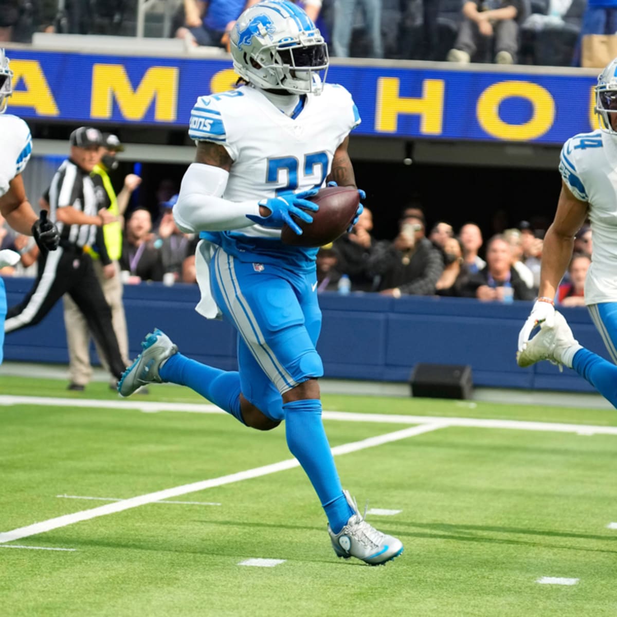 Detroit Lions bury film from poor defensive performance against