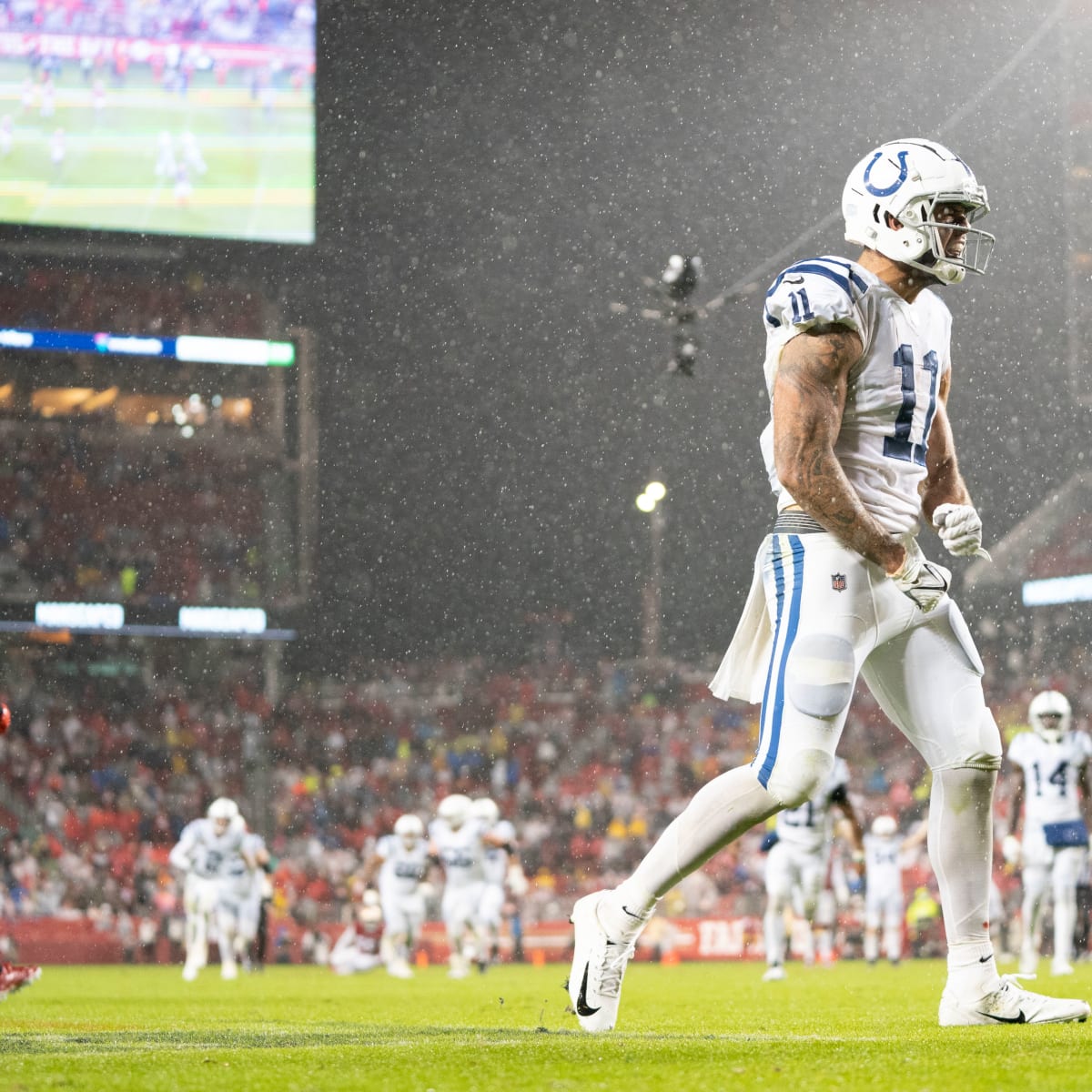 Wentz leads Colts to rain-soaked 30-18 win over 49ers