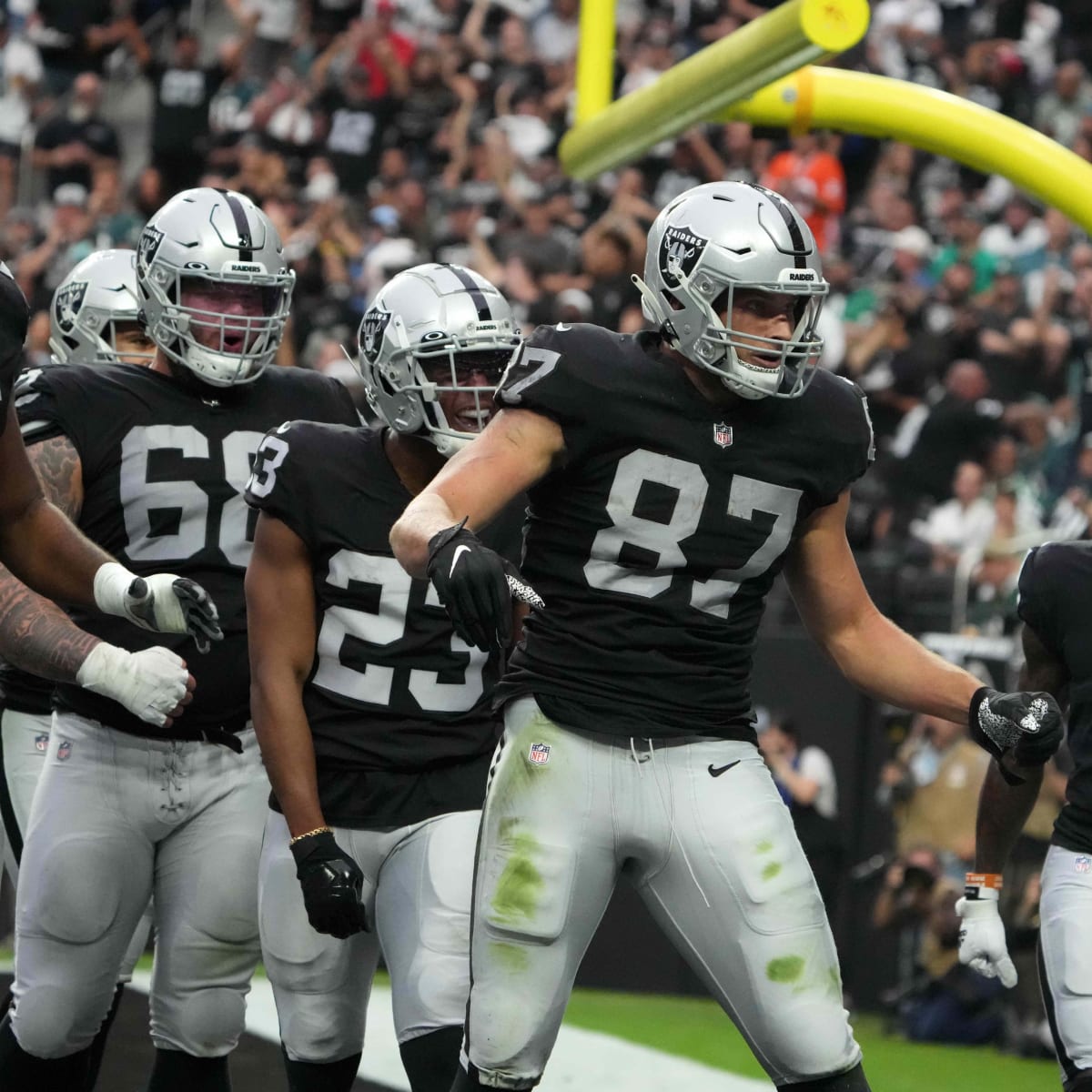 Pittsbugh, United States. 19th Sep, 2021. Las Vegas Raiders tight end  Foster Moreau (87) celebrates his nine yard touchdown with Las Vegas Raiders  tight end Darren Waller (83) during the third quarter