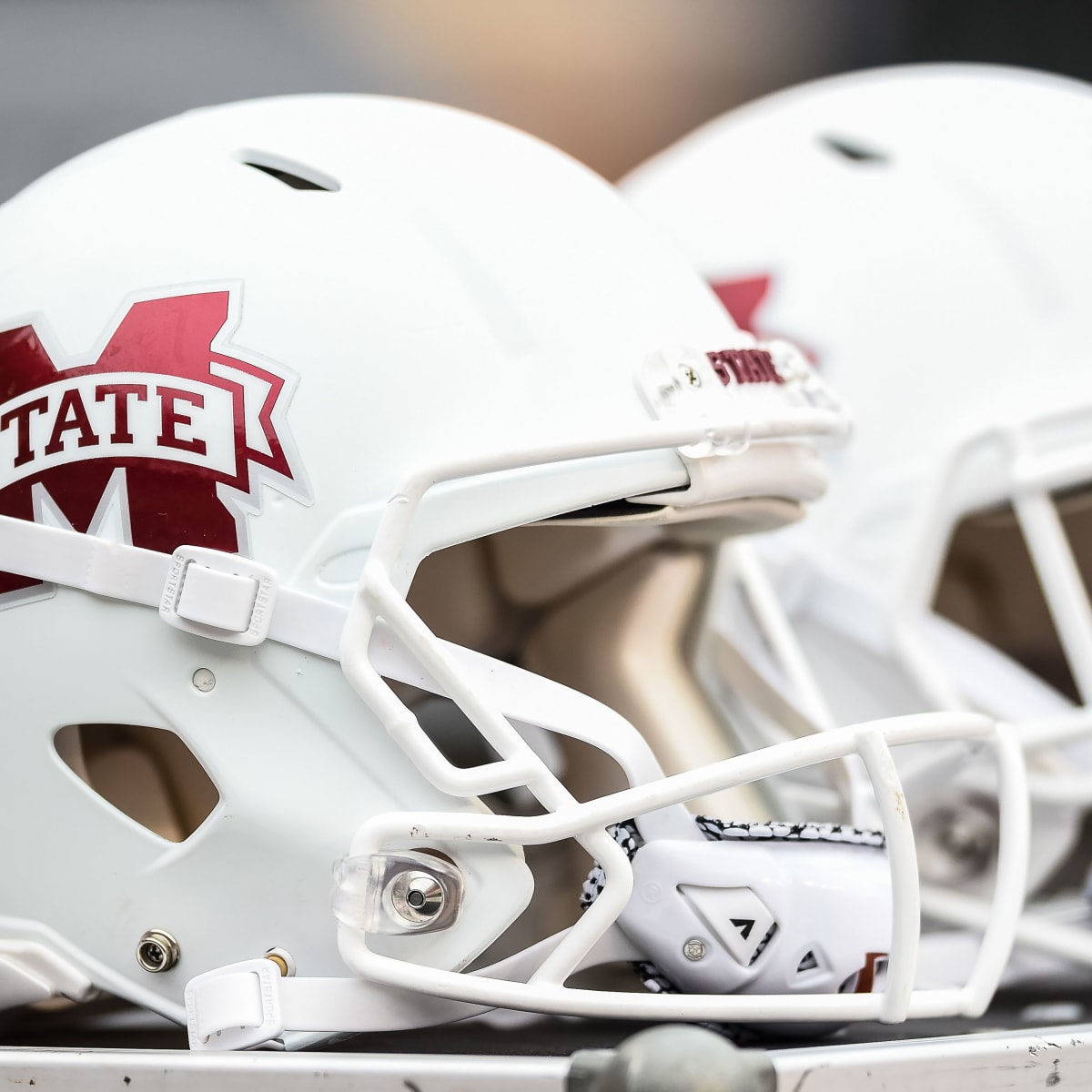 Mississippi State offensive tackle Charles Cross holds a team