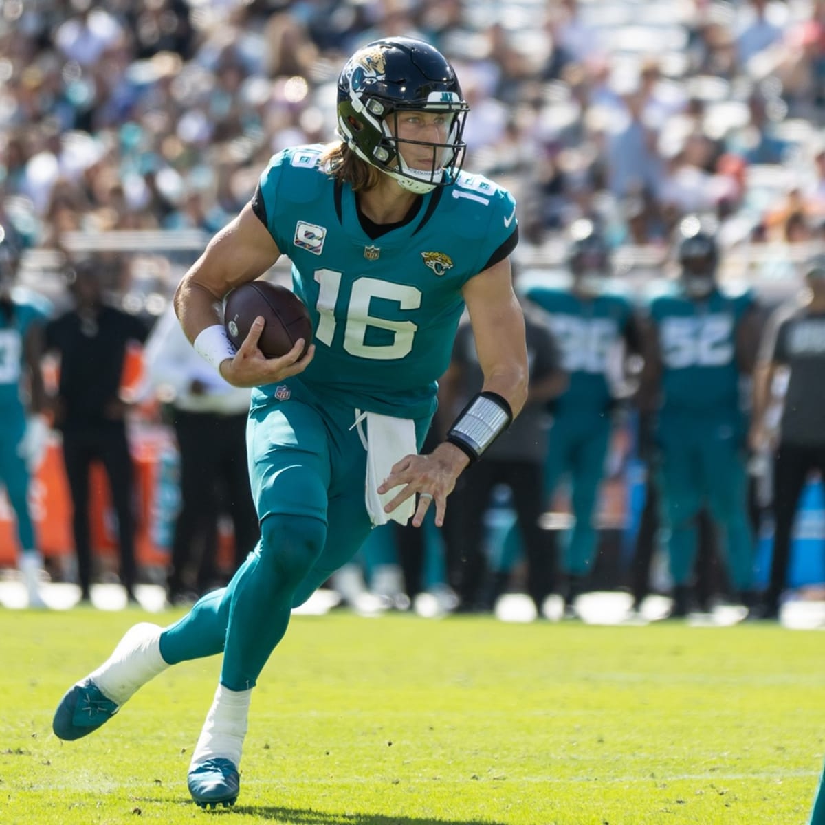 Jaguars QB Trevor Lawrence ranked below Mac Jones in recent rookie list