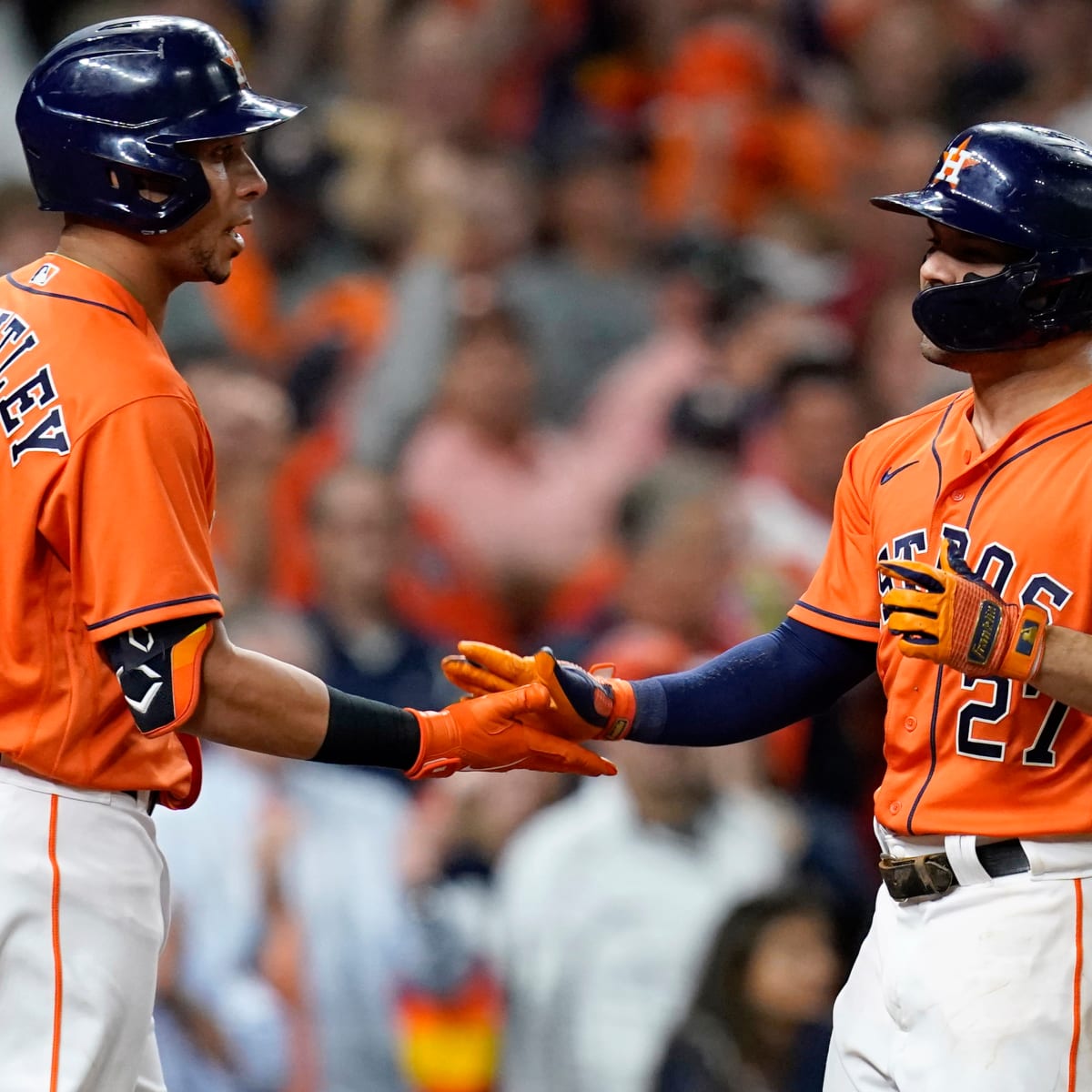 World Series: Astros are favored despite being tied with Braves