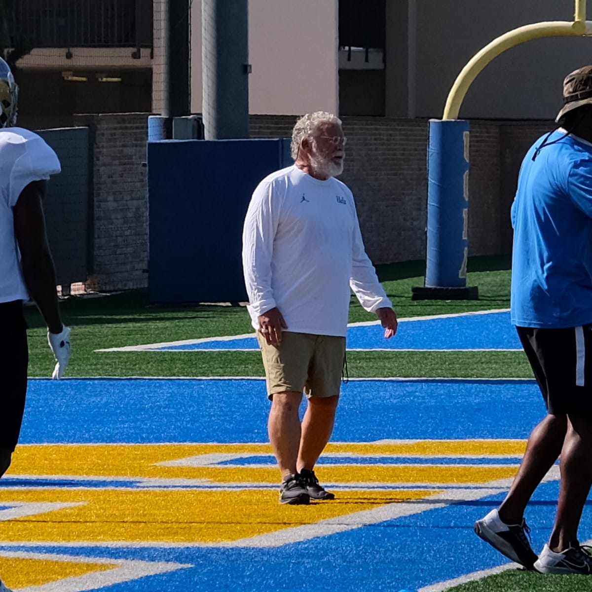 Sunday Morning QB: Why Does UCLA's Jerry Azzinaro Still Have a Job