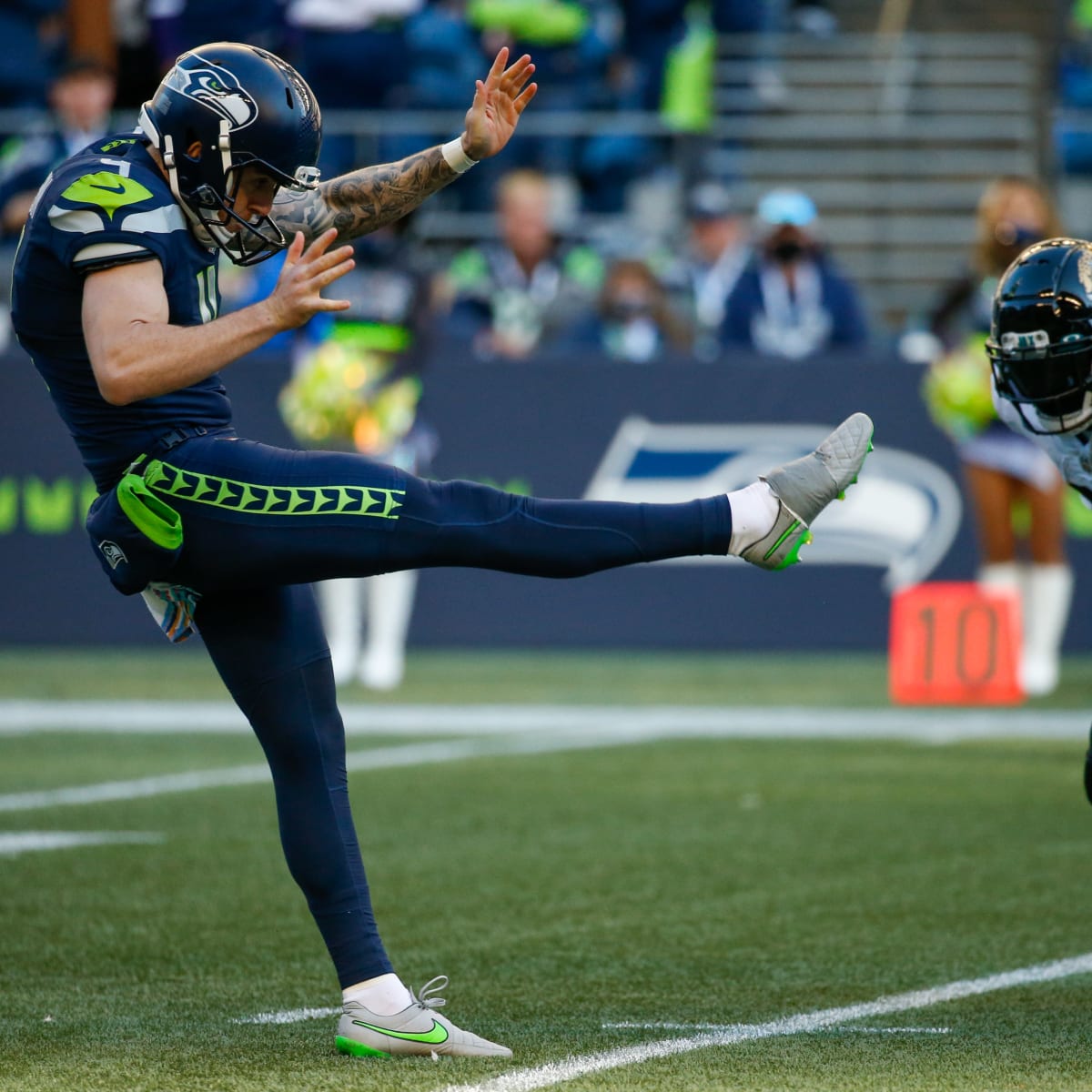 Seattle Seahawks punter Michael Dickson (4) during an NFL football game  against the Denver Broncos, Monday, Sept. 12, 2022, in Seattle, WA. The  Seahawks defeated the Bears 17-16. (AP Photo/Ben VanHouten Stock Photo -  Alamy