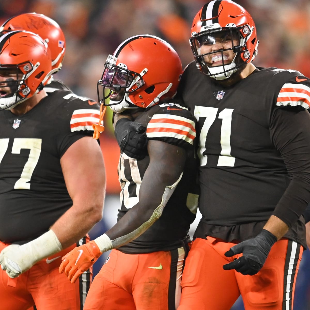 JC Tretter Plans to Play Next Season, Leaving Browns With Decision to Make  - Sports Illustrated Cleveland Browns News, Analysis and More