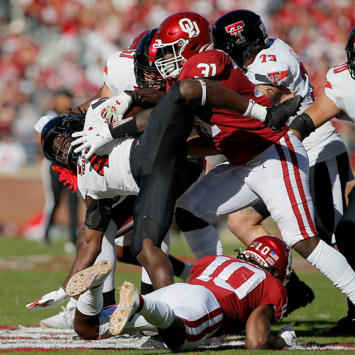 Sooners' Jalen Redmond in Pro Football Focus' top 10 returning Interior  Defensive Linemen for 2022