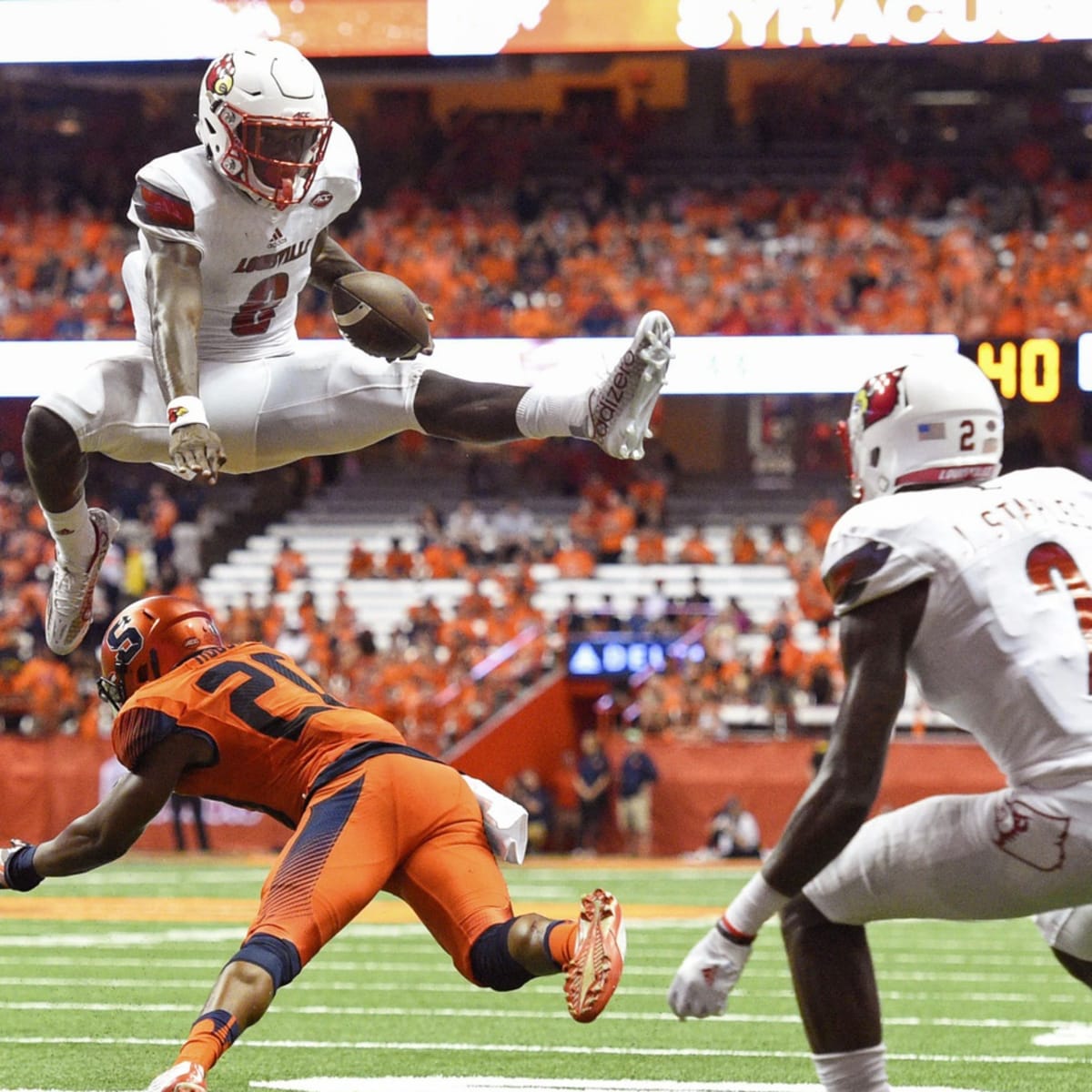 Former Louisville Quarterback Lamar Jackson Voted to 2022 Pro Bowl - Sports  Illustrated Louisville Cardinals News, Analysis and More