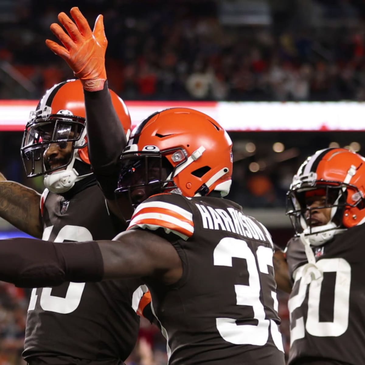 Stifling New England Patriots Defense Slows Down Cleveland Browns in 38-15  Win - Sports Illustrated New England Patriots News, Analysis and More