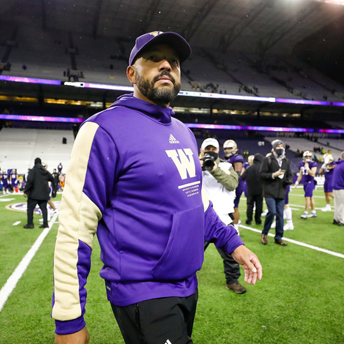 Washington AD releases statement on Jimmy Lake, player sideline