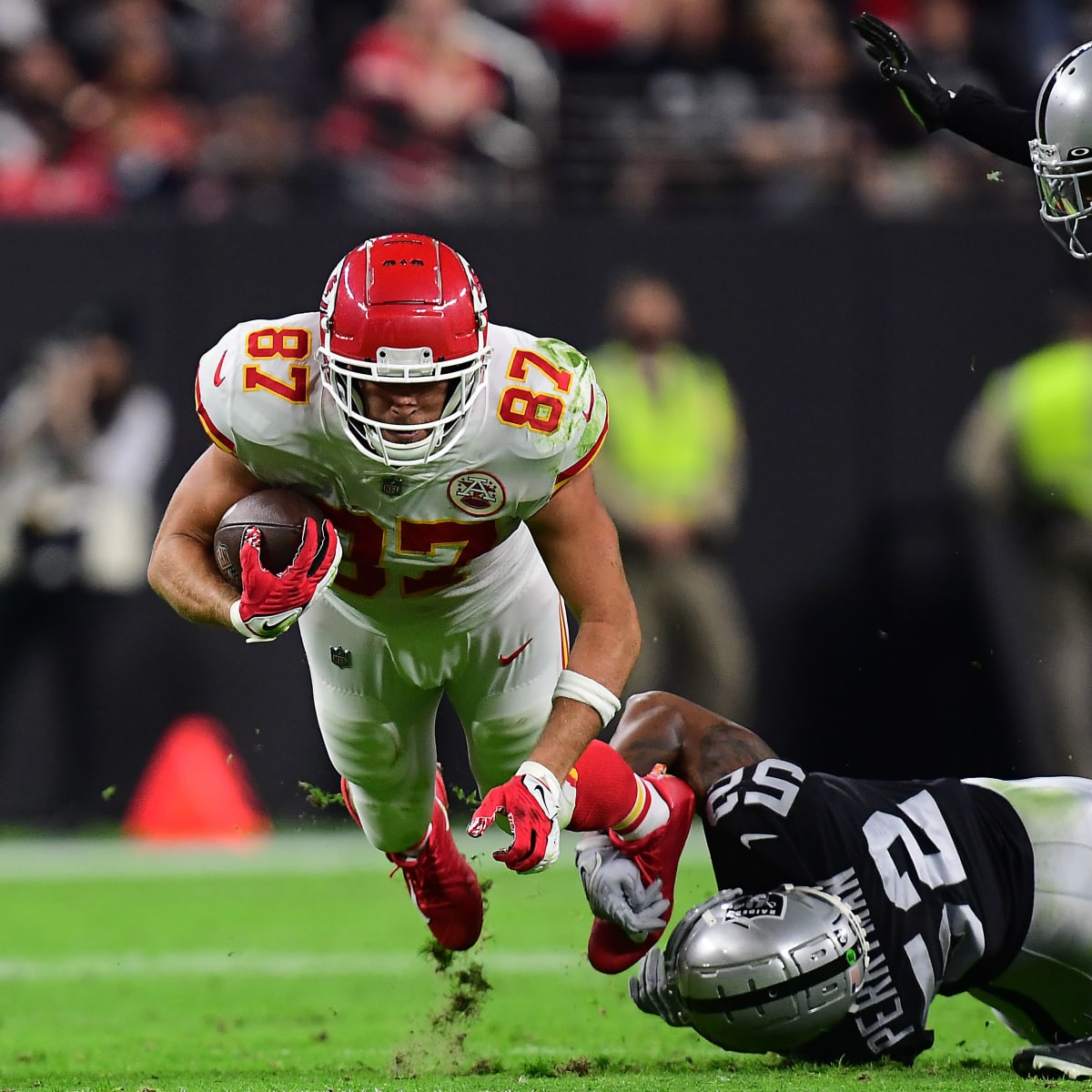 Chiefs vs. Raiders score, takeaways: Travis Kelce explodes as Kansas City  edges Vegas in prime-time shootout 