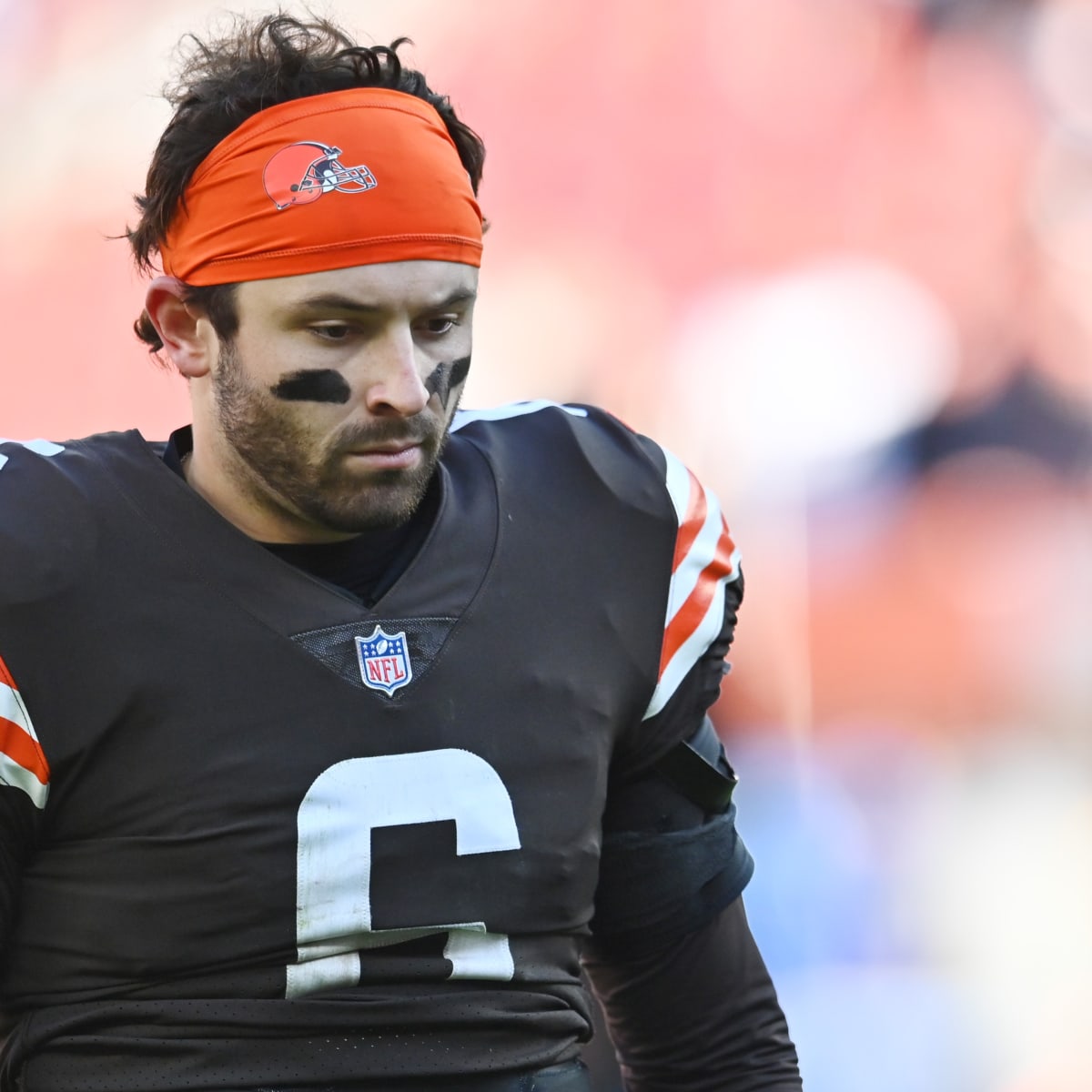 Baker Mayfield wears helmet decal in support of Julius Jones