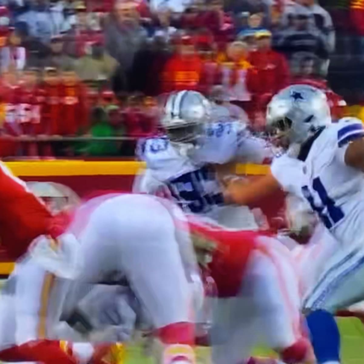 Dallas Cowboys linebacker Micah Parsons catches Kansas City Chiefs  quarterback Patrick Mahomes from behind for strip-sack