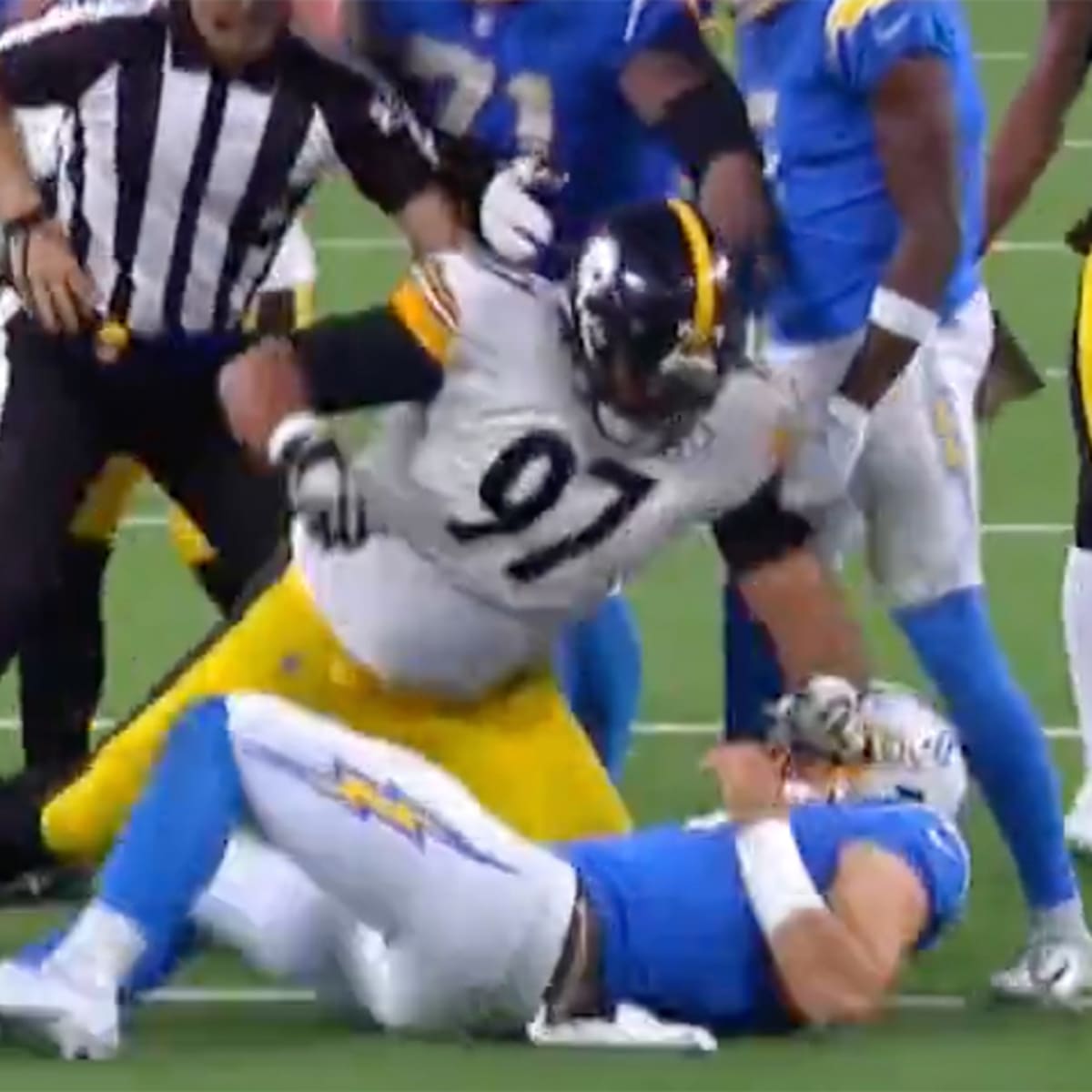 Steelers DL Cam Heyward Gives Love To Los Angeles Chargers QB1