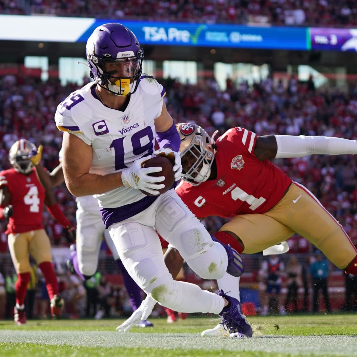 Minnesota Vikings wide receiver Adam Thielen (19) catches the pass for the  touchdown against the San Francisco 49ers during the first quarter in San F  Stock Photo - Alamy