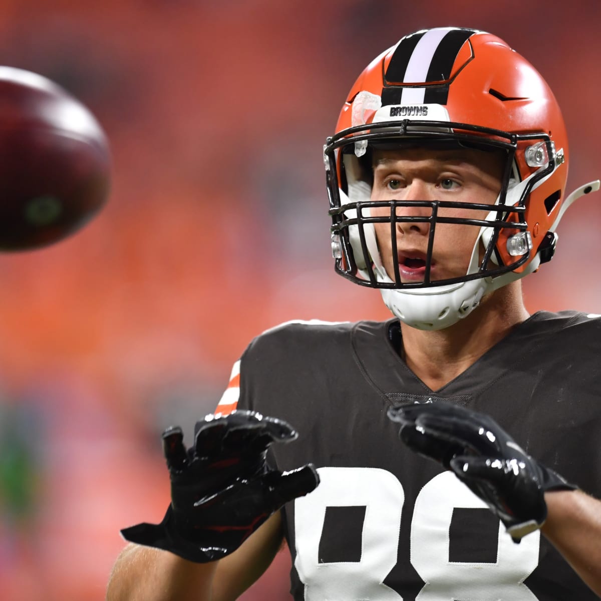 Harrison Bryant suffers a high ankle sprain; Browns long snapper