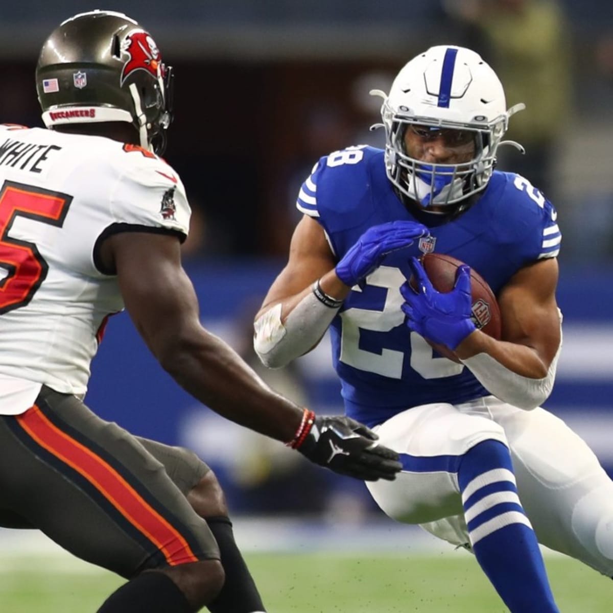 Bucs Offense & Defense Share Responsibility for Jonathan Taylor & Colts  Ground Game