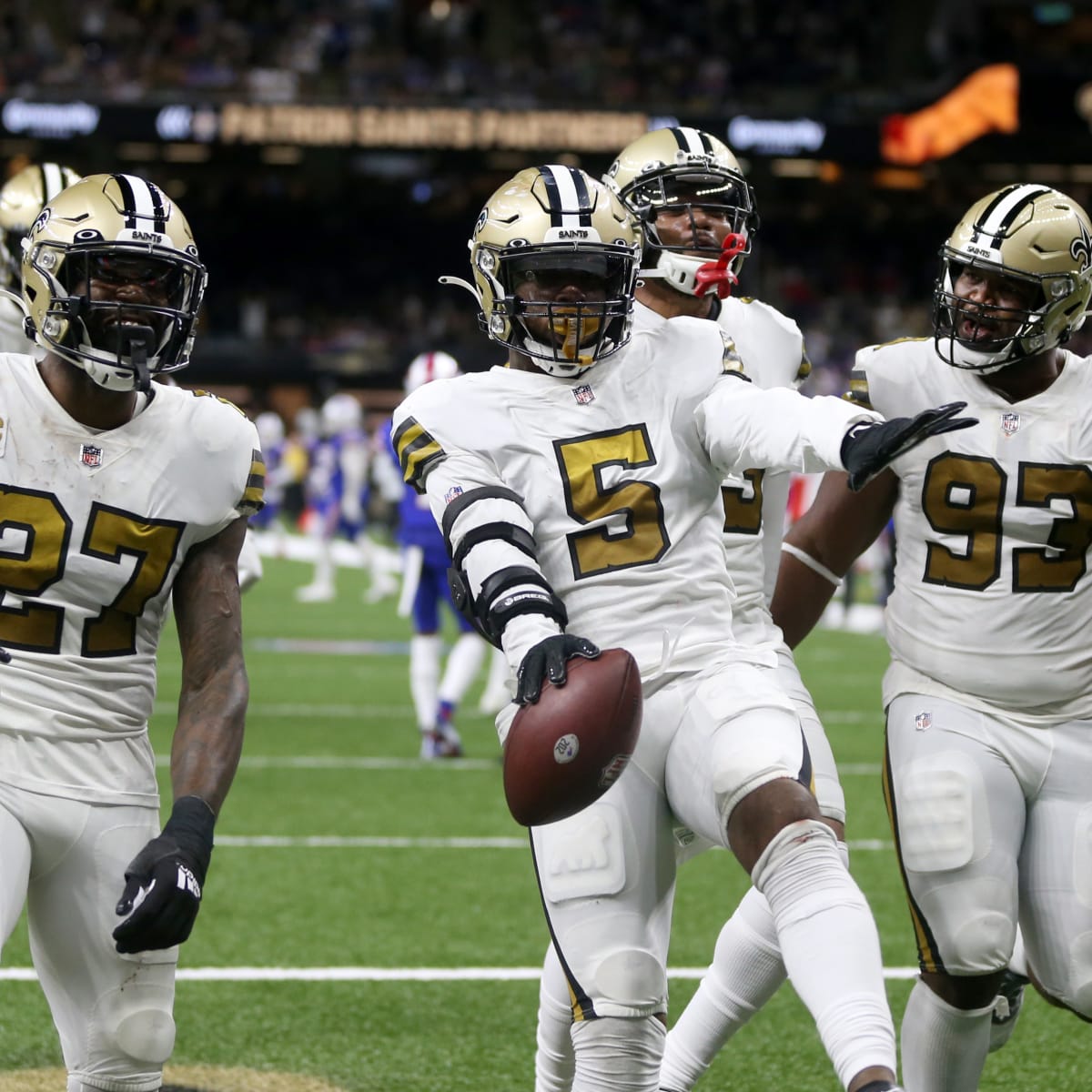 LOOK: Ex-49ers LB Kwon Alexander debuts his new Saints jersey number