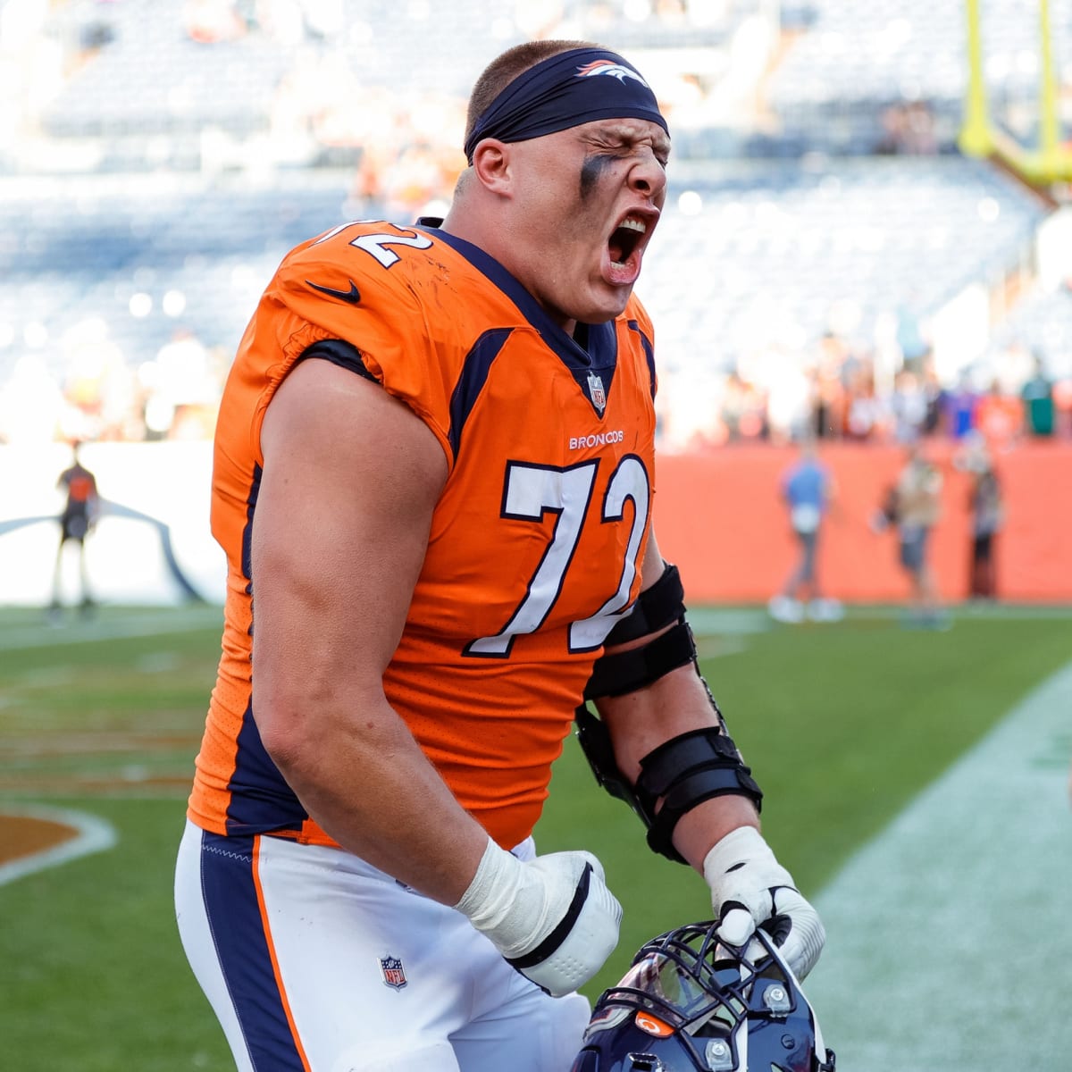 Denver Broncos guard Quinn Meinerz (77) warms up prior to an NFL Football  game in Arlington, Texas, Sunday, Nov. 7, 2021. (AP Photo/Michael Ainsworth  Stock Photo - Alamy