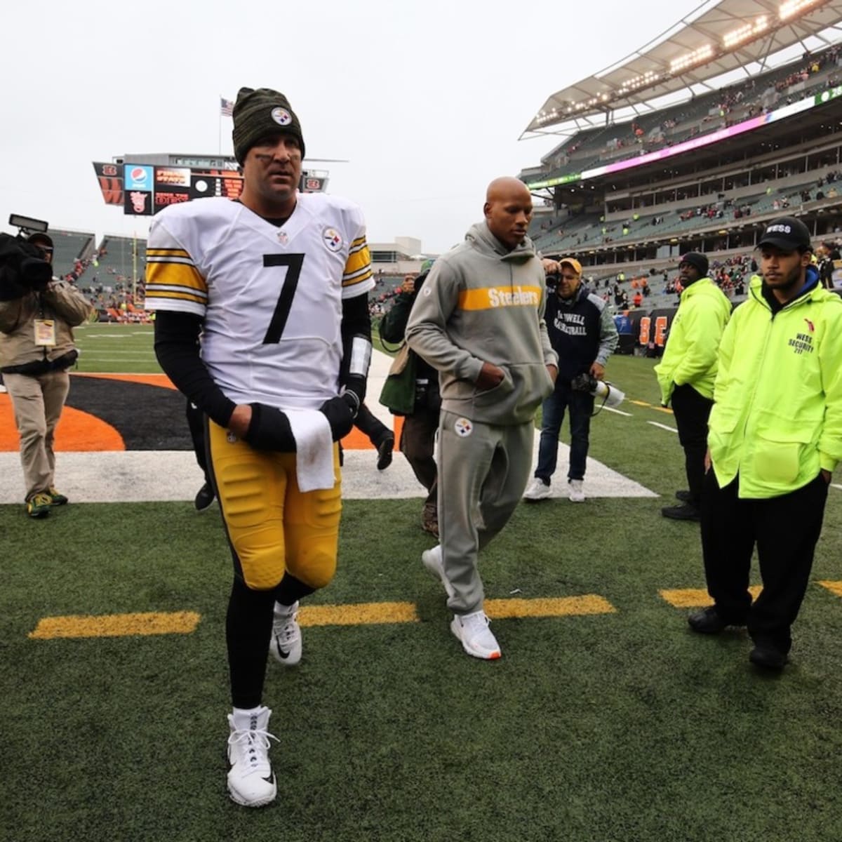 Head injuries to Ben Roethlisberger and Ryan Shazier leave their return to  Steelers lineup in jeopardy - Behind the Steel Curtain