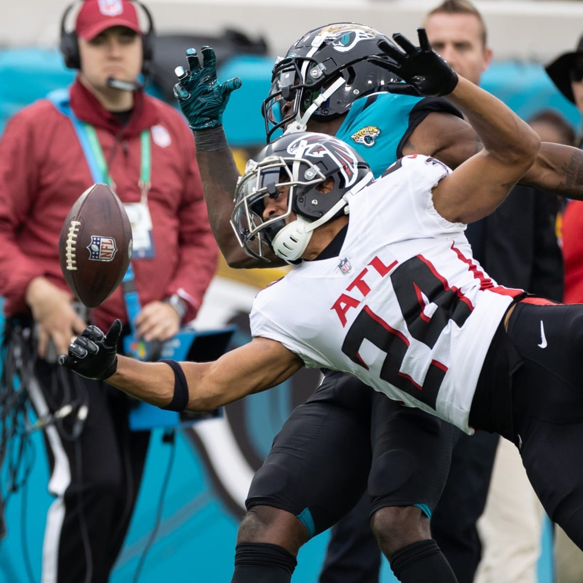 A.J. Terrell snubbed in recent CB ranking by NFL decision-makers and  players - The Falcoholic