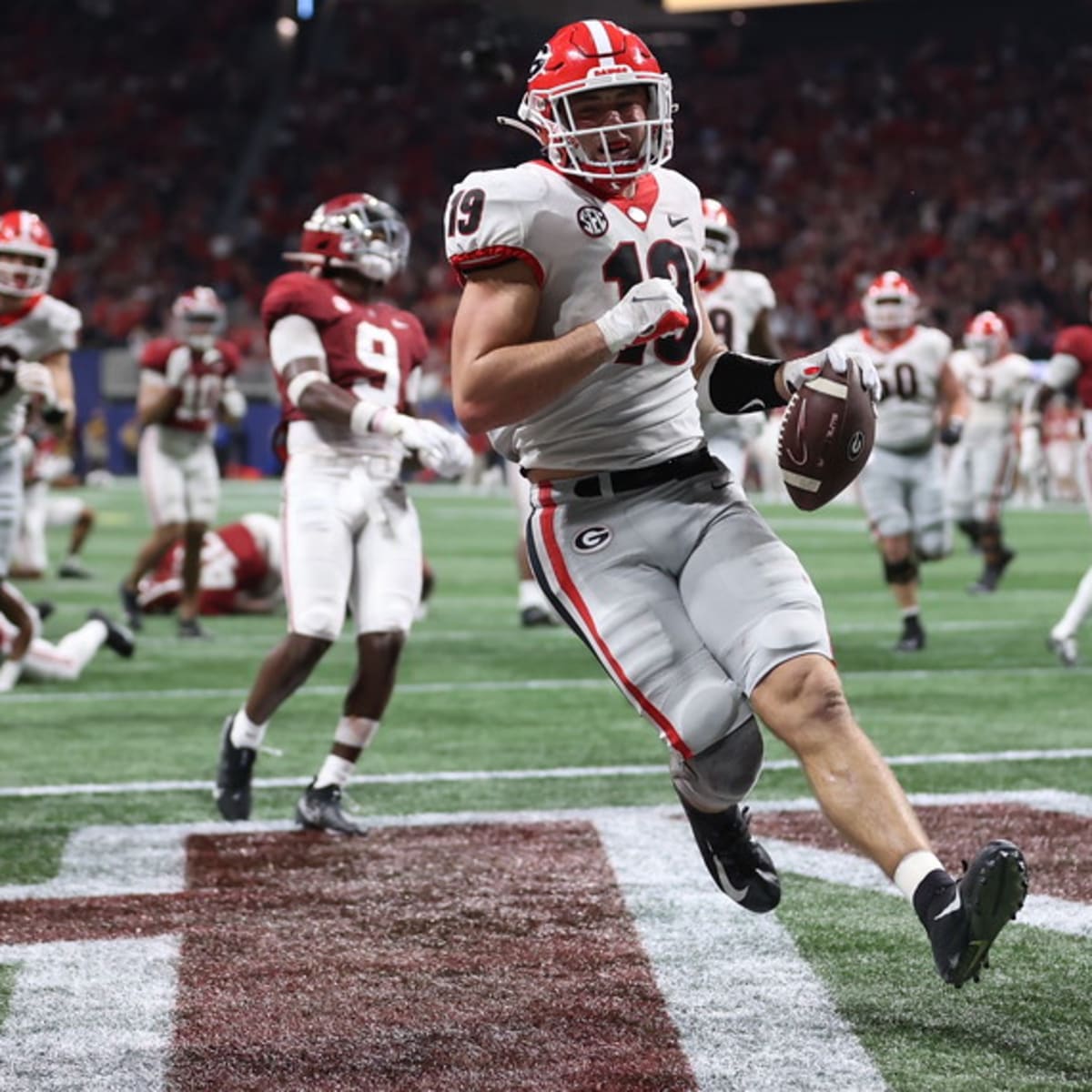 Brock Bowers is Already the Best Tight End in History for Georgia Football  - Sports Illustrated Georgia Bulldogs News, Analysis and More