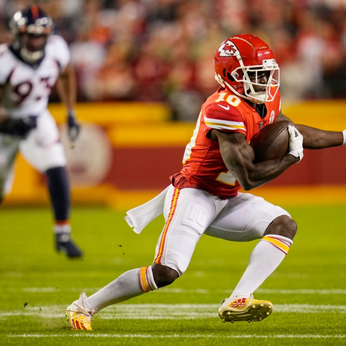 Chiefs Keep AFC West Lead With 22-9 Victory Over Broncos