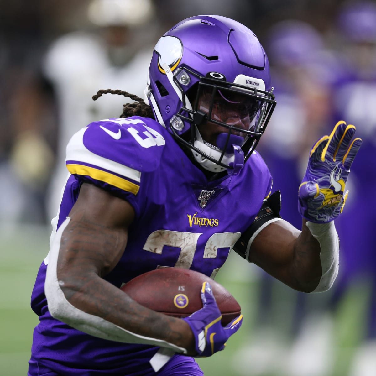 Minnesota Vikings RB Dalvin Cook cleared to play after suffering shoulder  injury - ESPN